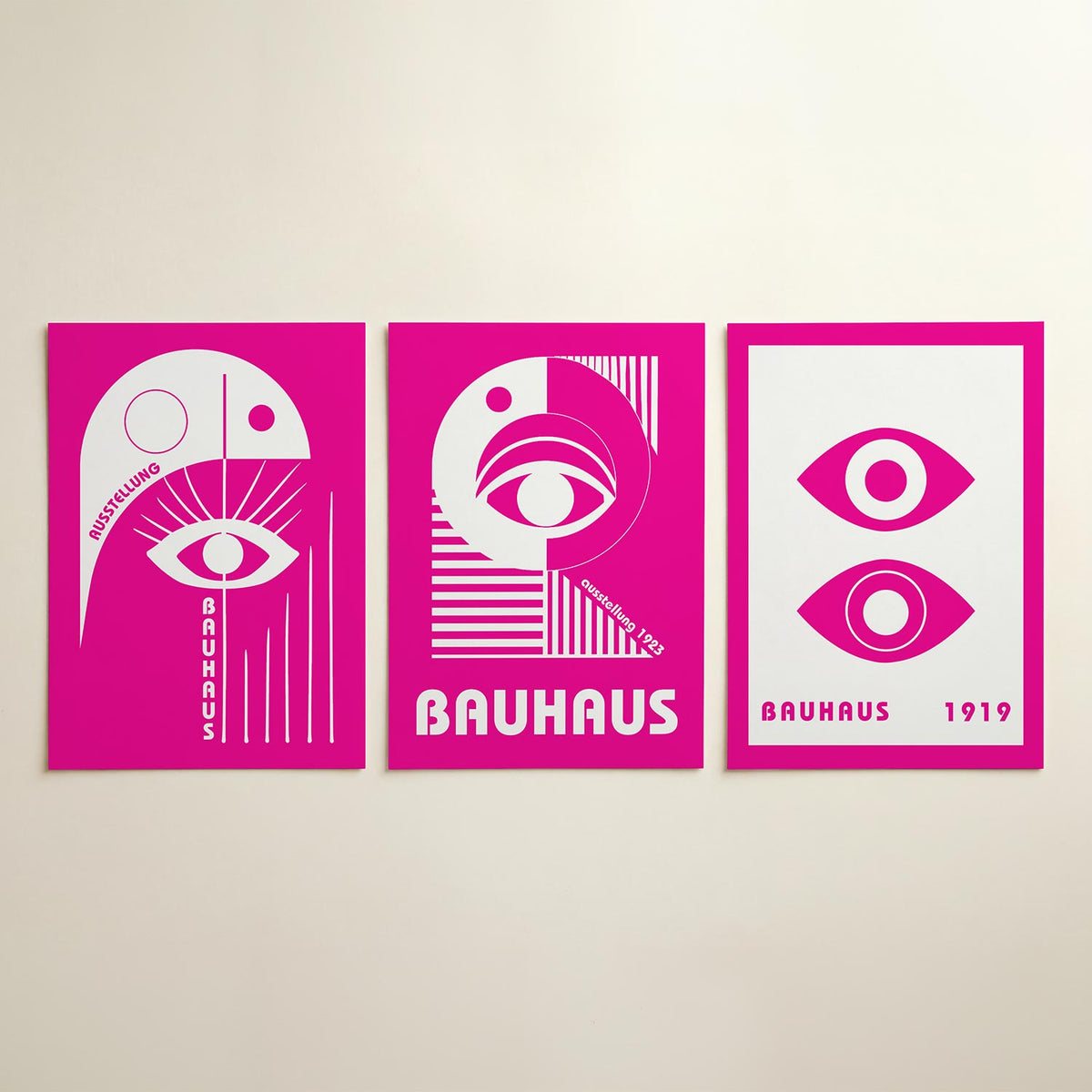Oog en lijnen driedelige posterset in interieur