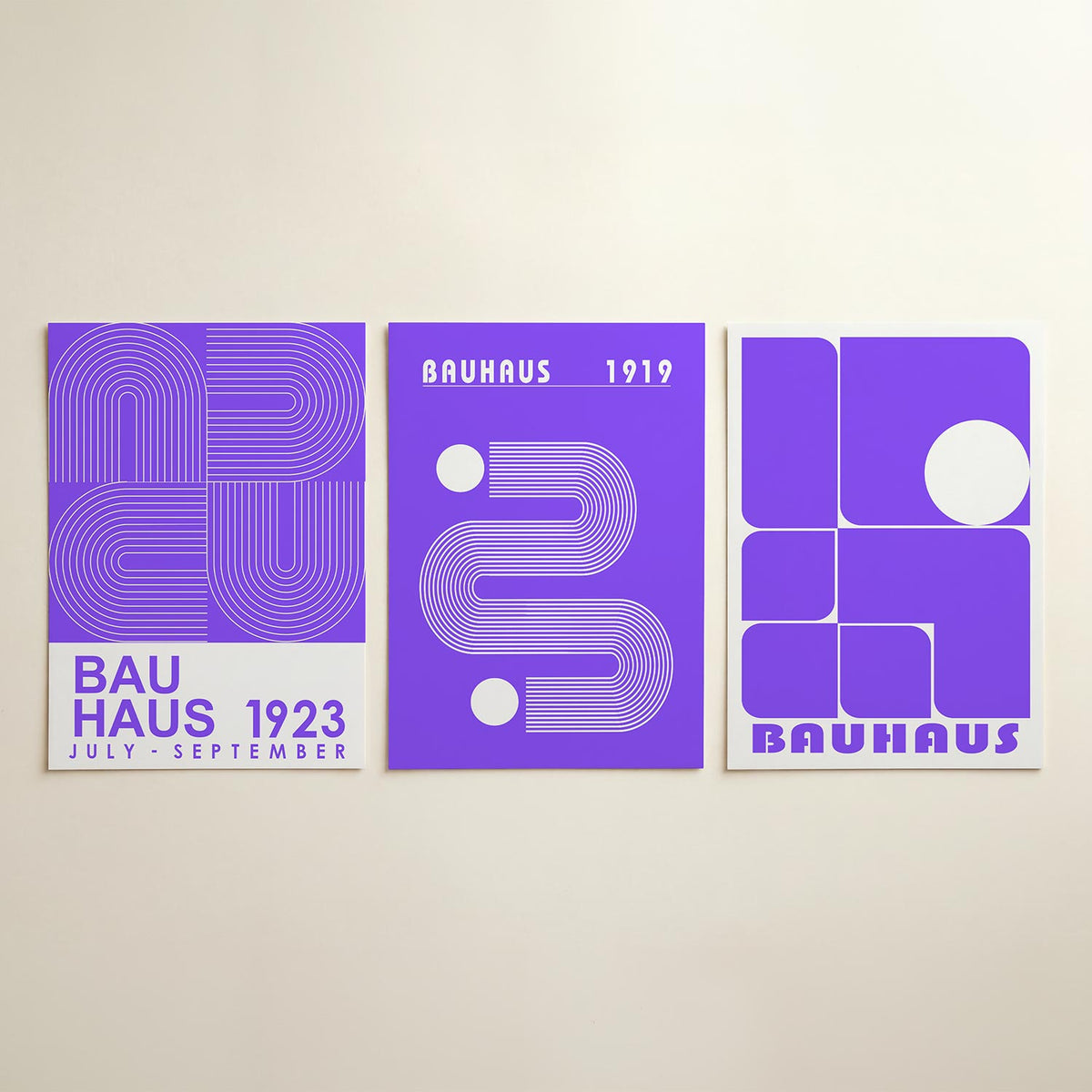 Lijnen en bogen posterset – detailweergave – deze posterset in drie delen toont een spel van paarse en
