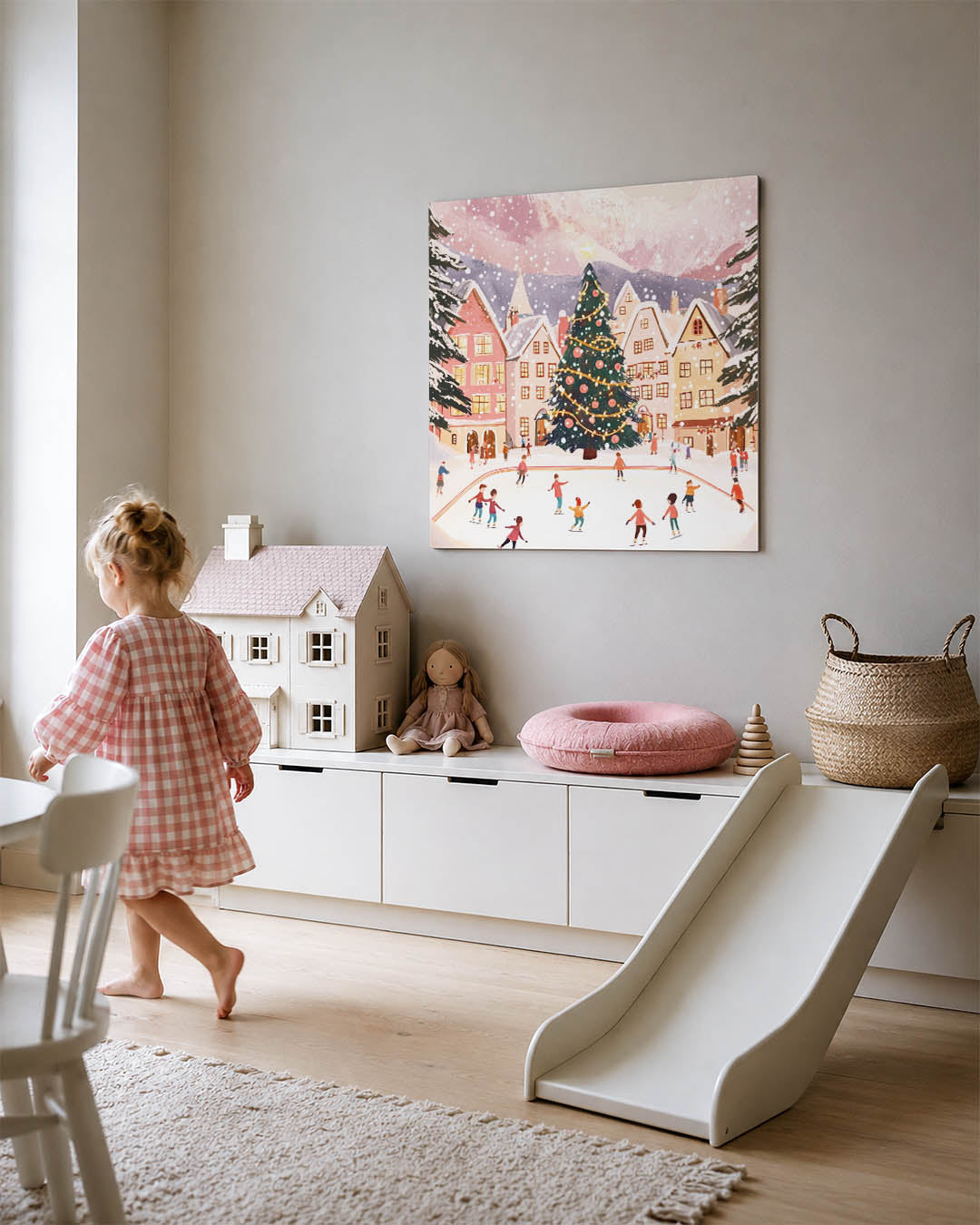 Winterse ijsbaanscène kunstwerk – tweede productweergave – een sfeervol plein met een grote kerstboom en schaatsende mensen.