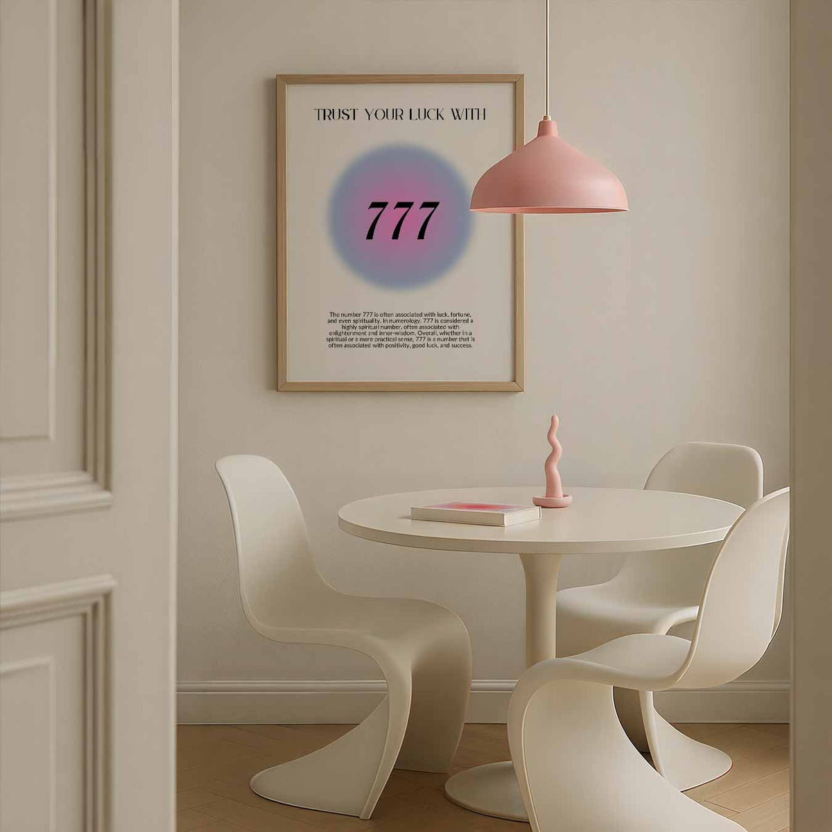 Geluksnummer 777 – staande mindful wanddecoratie van WallArtistic