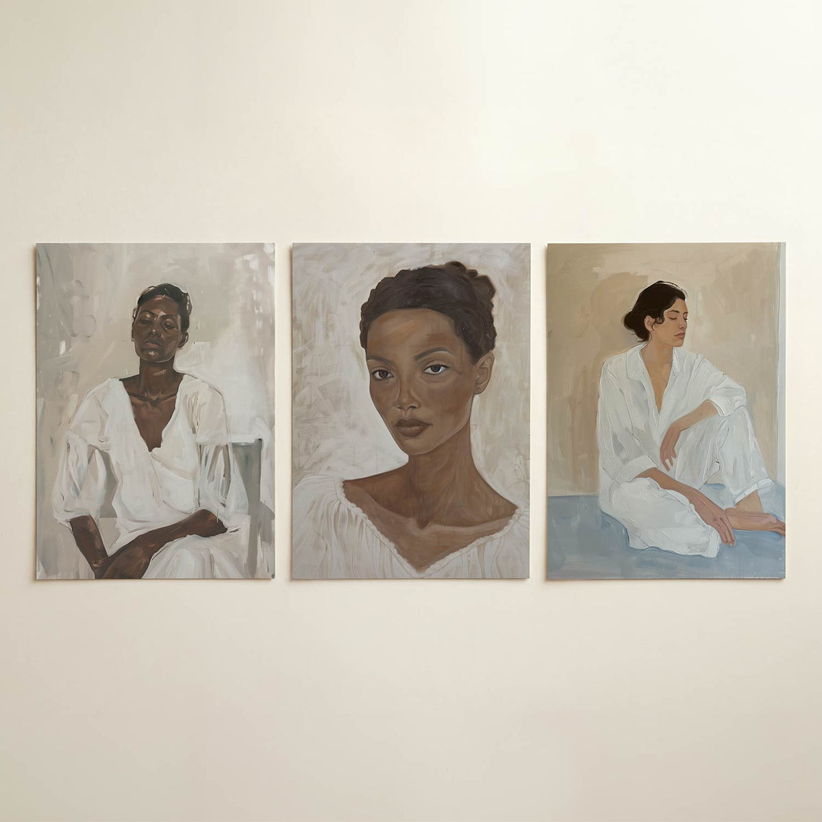 Rustige portretstudie posterset – detailweergave – een serene figuur in wit, met zachte penseelstreken en