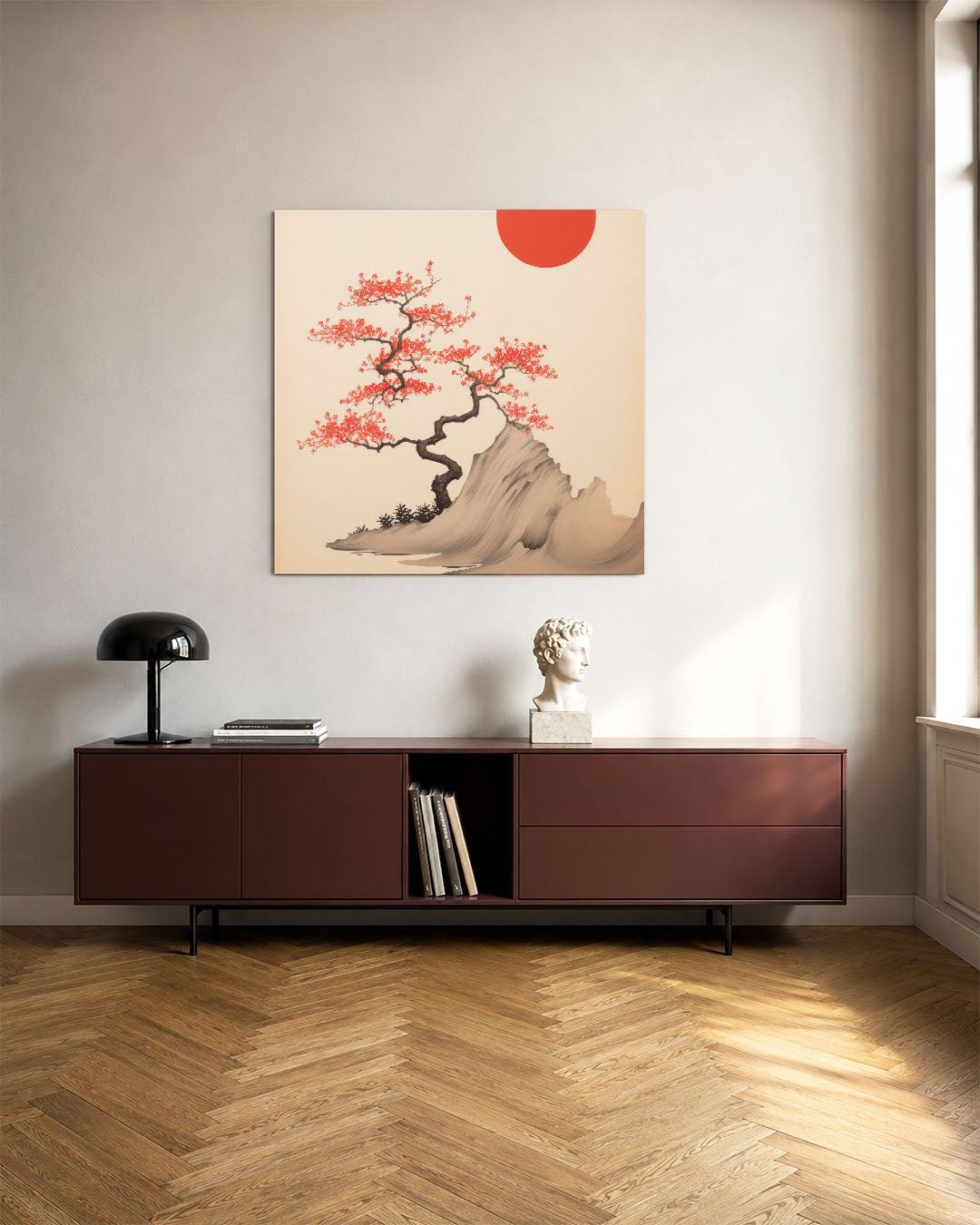 Boom en zon kunstwerk – tweede productweergave – dit werk toont een sierlijke boom met rode bloemen tegen een beige