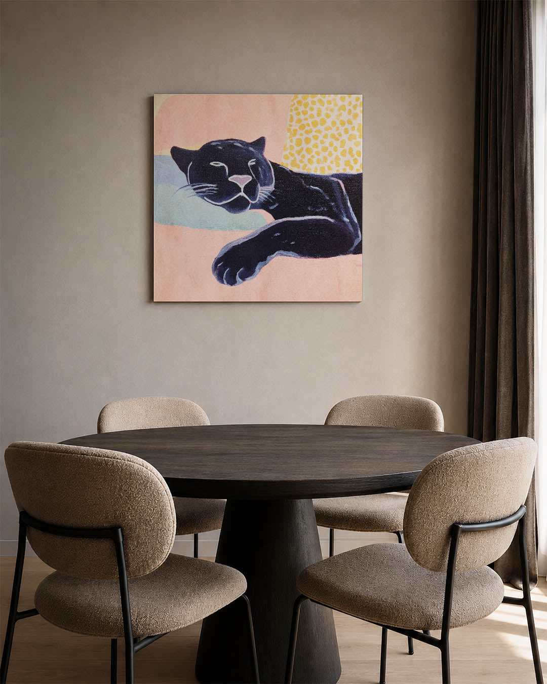 Dromerige panter kunstwerk – derde productweergave – dit kunstwerk toont een ontspannen panter in een kleurrijke omgeving. De