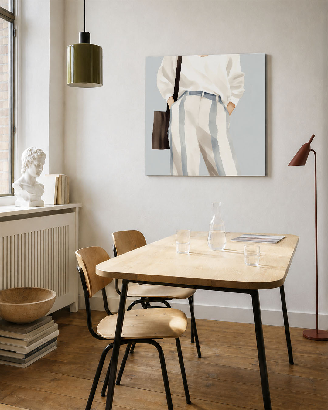 Gestreepte mode illustratie kunstwerk – vierkante wanddecoratie – dit werk toont een outfit met brede strepen en zachte