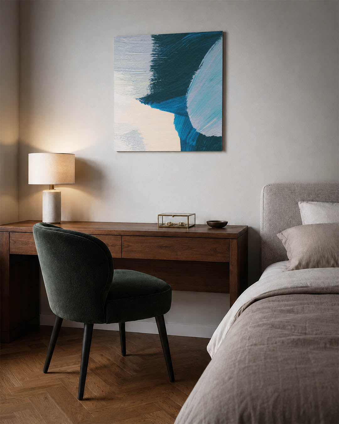 Kleurencompositie kunstwerk – materiaalweergave – dit werk toont vloeiende penseelstreken in blauw en beige, met