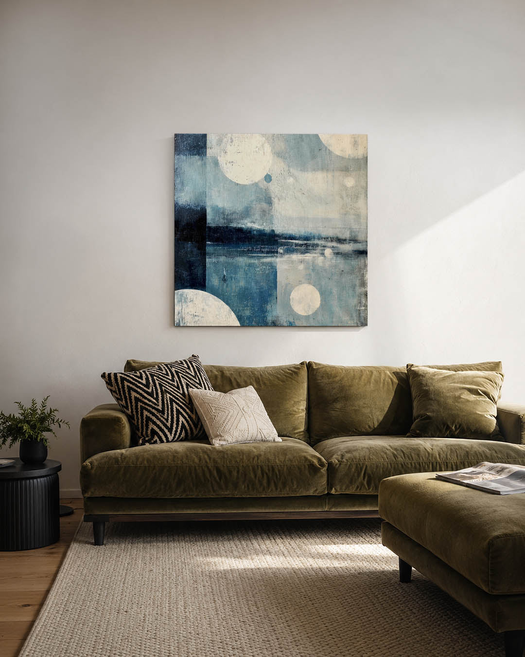 Geometrische vormen in blauw kunstwerk – derde productweergave – dit werk toont een compositie van blauwe tinten met witte