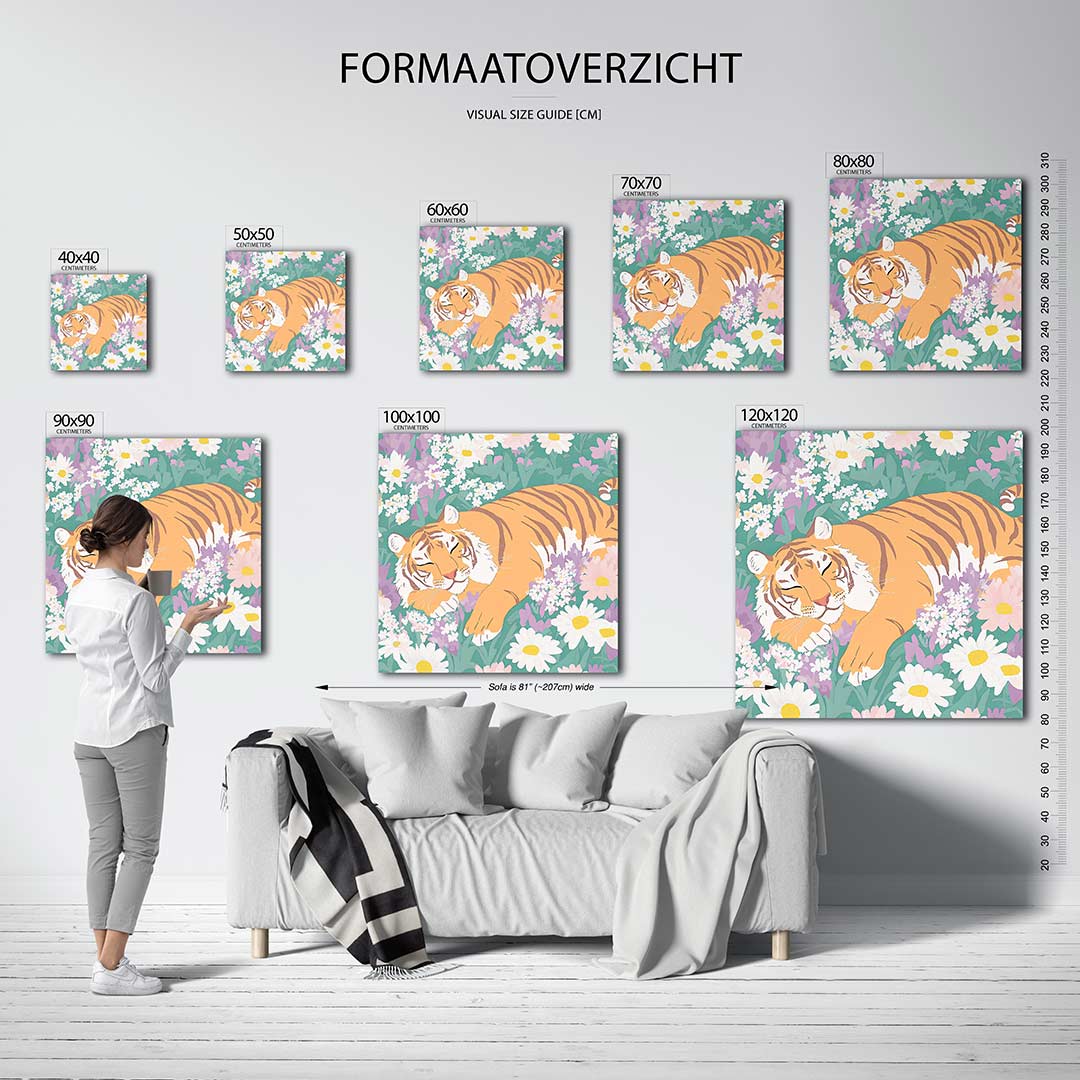 Dromerige tijger kunstwerk – dit werk toont een rustende tijger omringd door kleurrijke bloemen. De zachte kleuren en