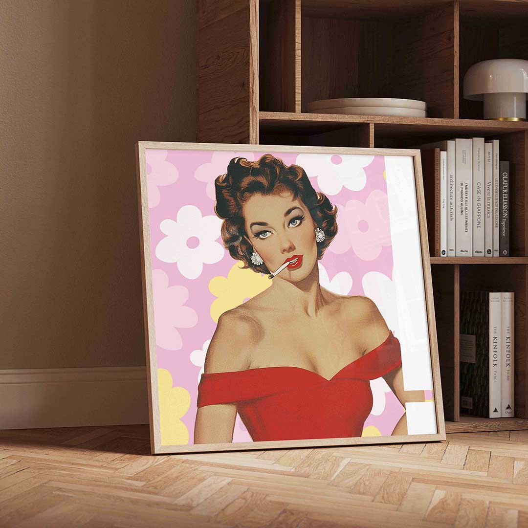 Vrouw in rode jurk – vierkante Pop Art wanddecoratie van WallArtistic