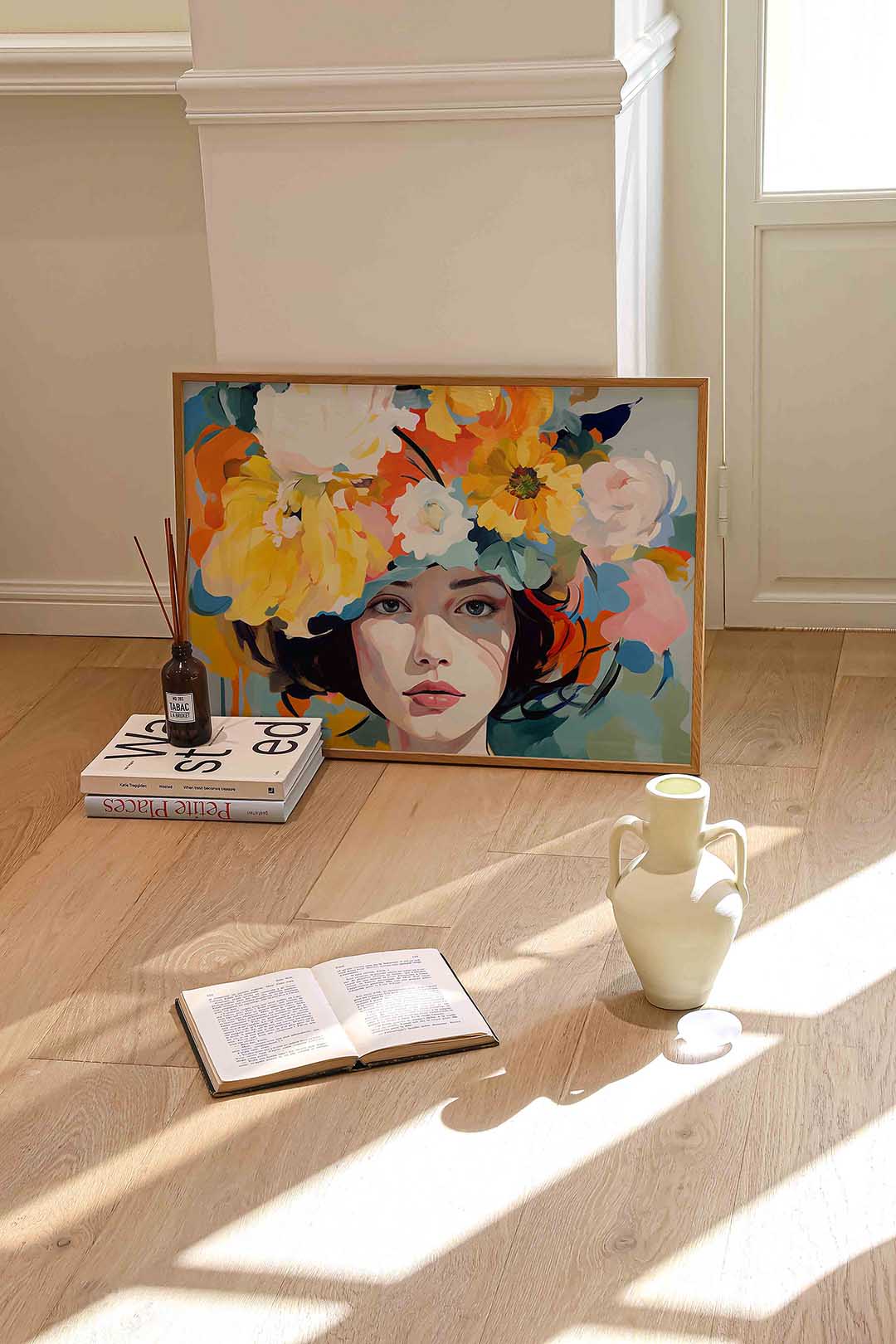 Vrouw met bloemen – liggende portret wanddecoratie van WallArtistic