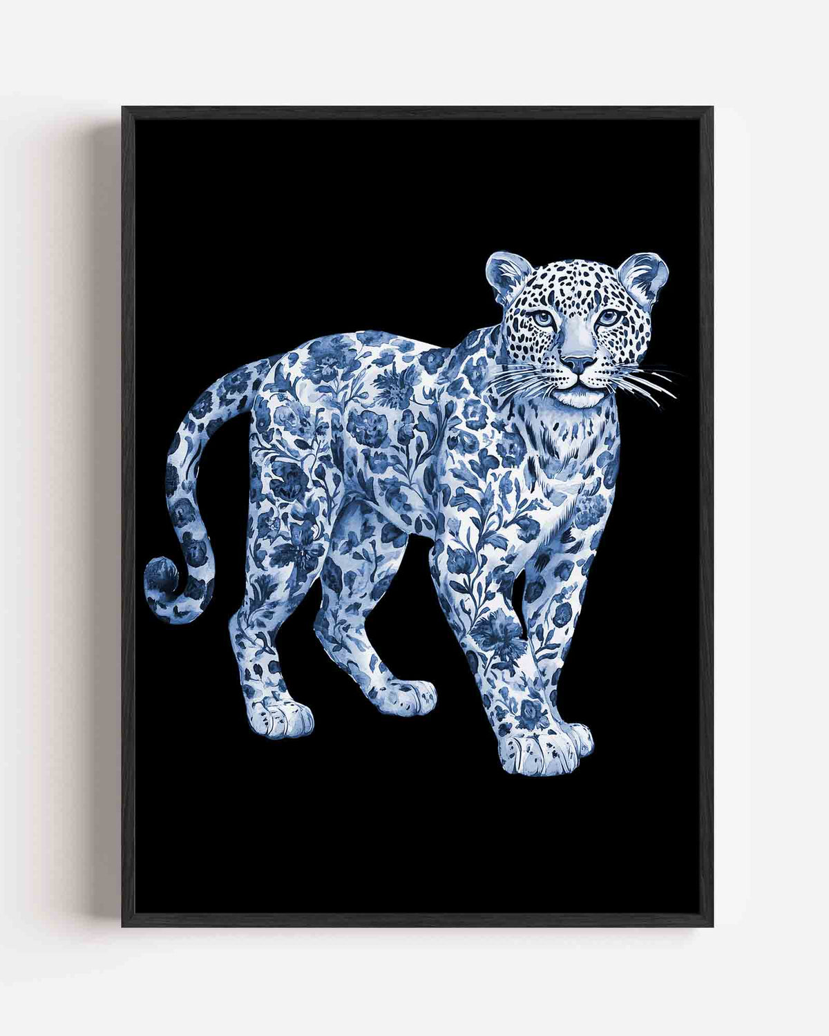 Luipaard met bloemen – Delfts blauwe portret poster als wanddecoratie