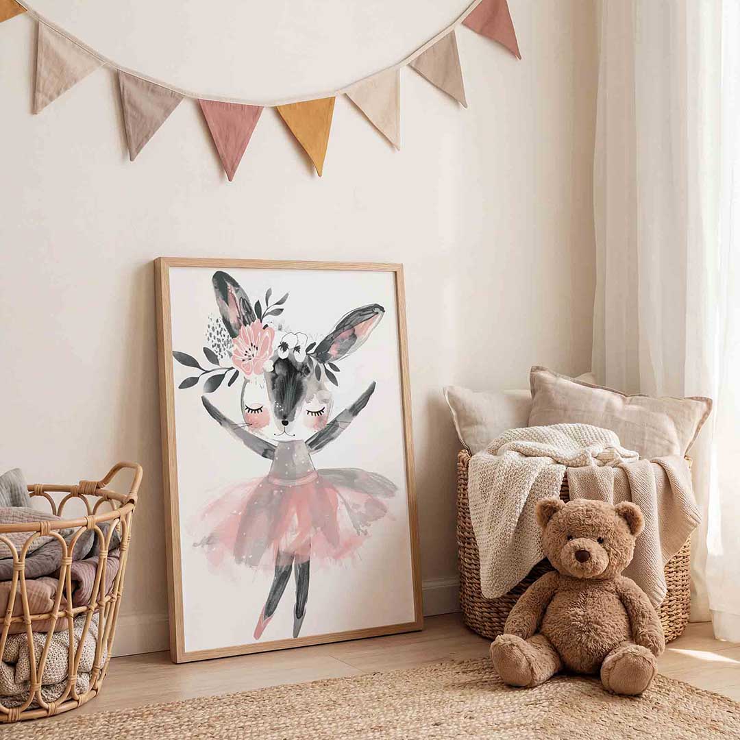 Dansend konijn – speelse wandkunst als portret kinderposter