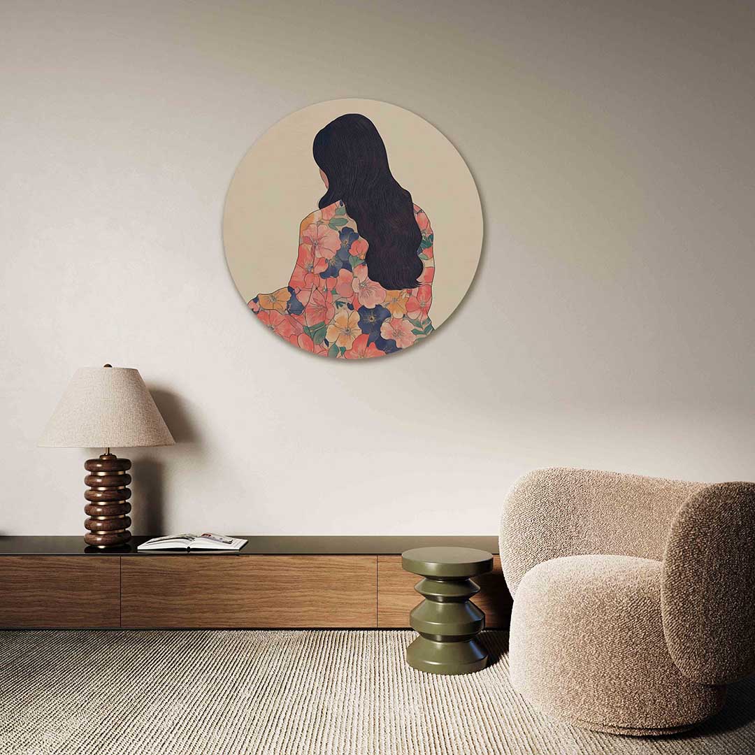 Vrouw met bloemenpatroon – abstracte muurcirkel als ronde wanddecoratie