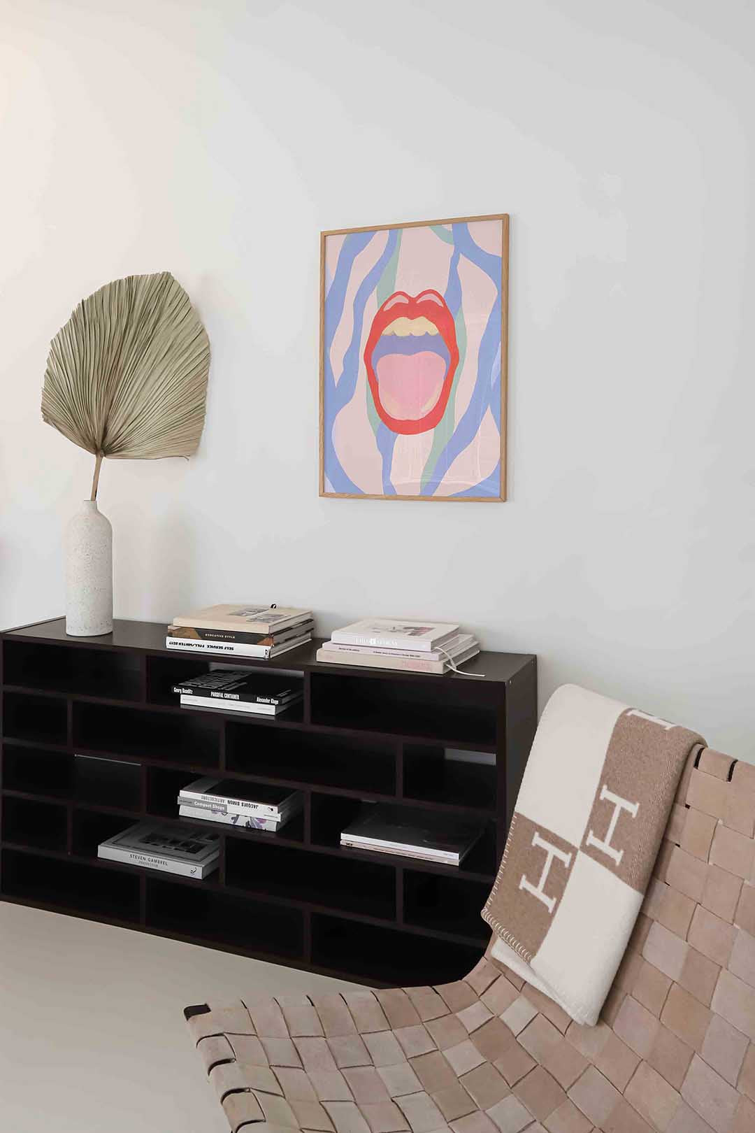 Mond met golvende lijnen – staande kleurrijke abstracte wanddecoratie van WallArtistic