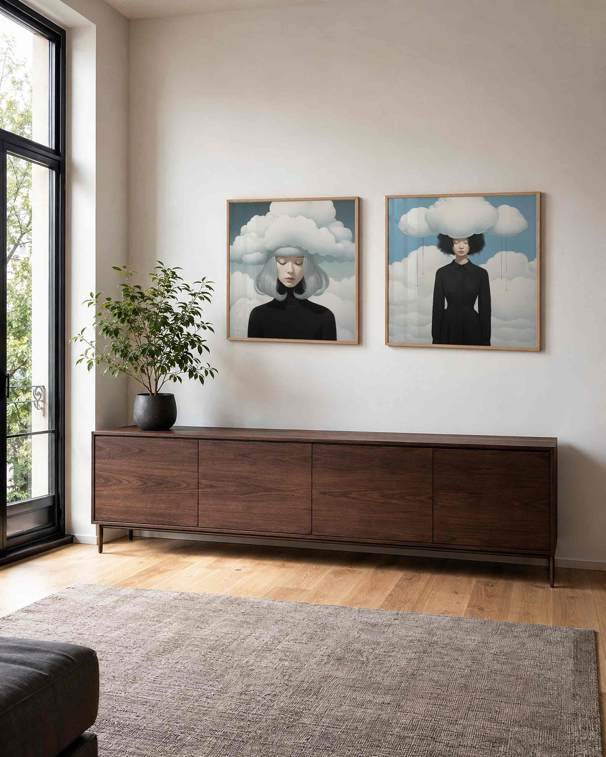 Interieurpresentatie van een tweedelige vierkante posterset met vrouwen met wolken