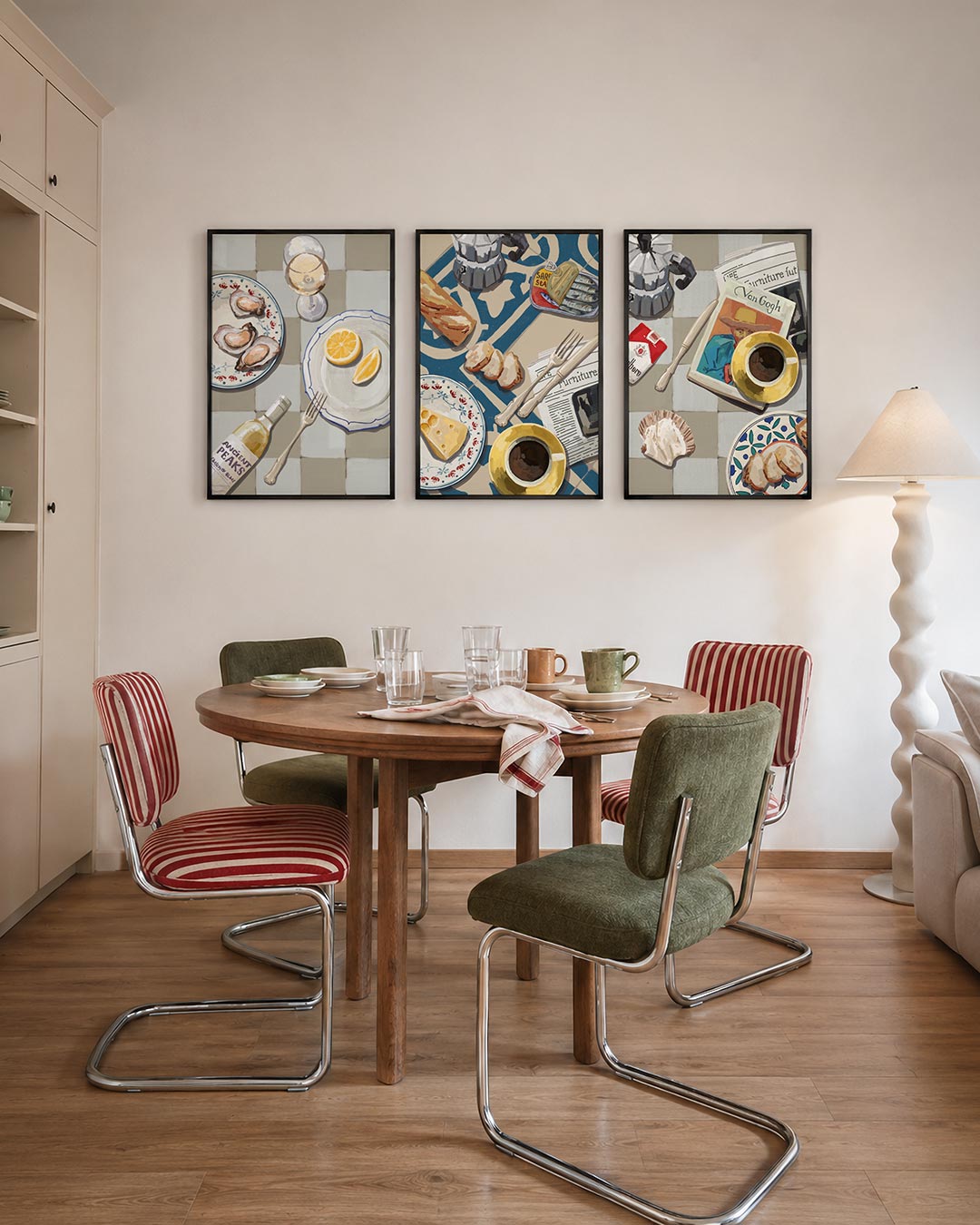 Eettafel compositie driedelige posterset – deze driedelige postercombinatie toont een tafel met