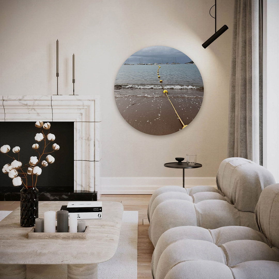 Strand met boeien – ronde fotografie wanddecoratie van WallArtistic