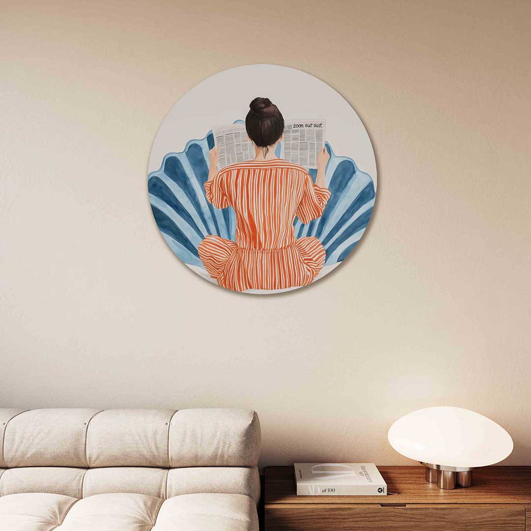 Lezende vrouw – moderne abstracte muurcirkel voor aan de muur