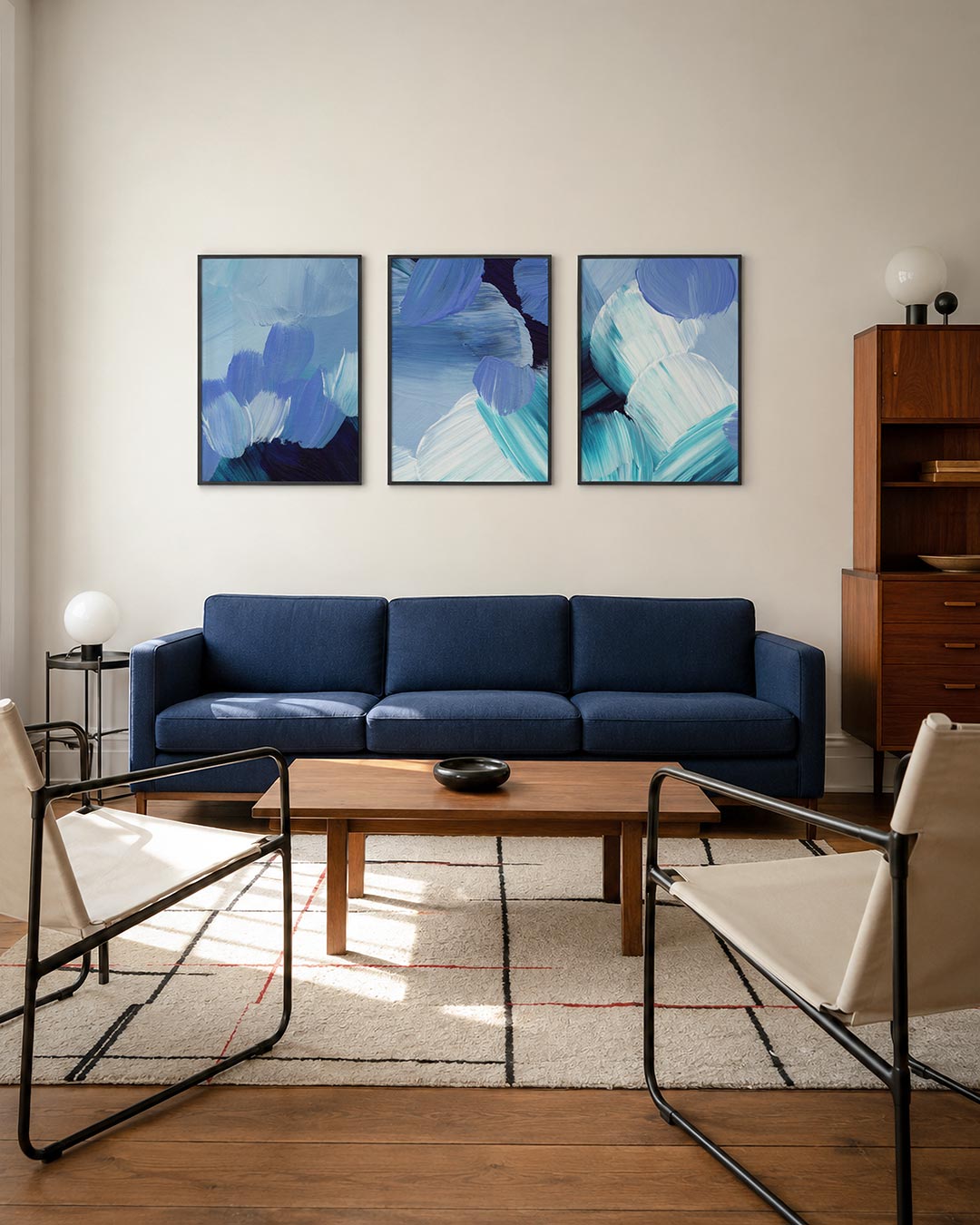 Kleurvlakken en beweging posterset – tweede productweergave – deze posterset in drie delen toont een spel van blauwe en