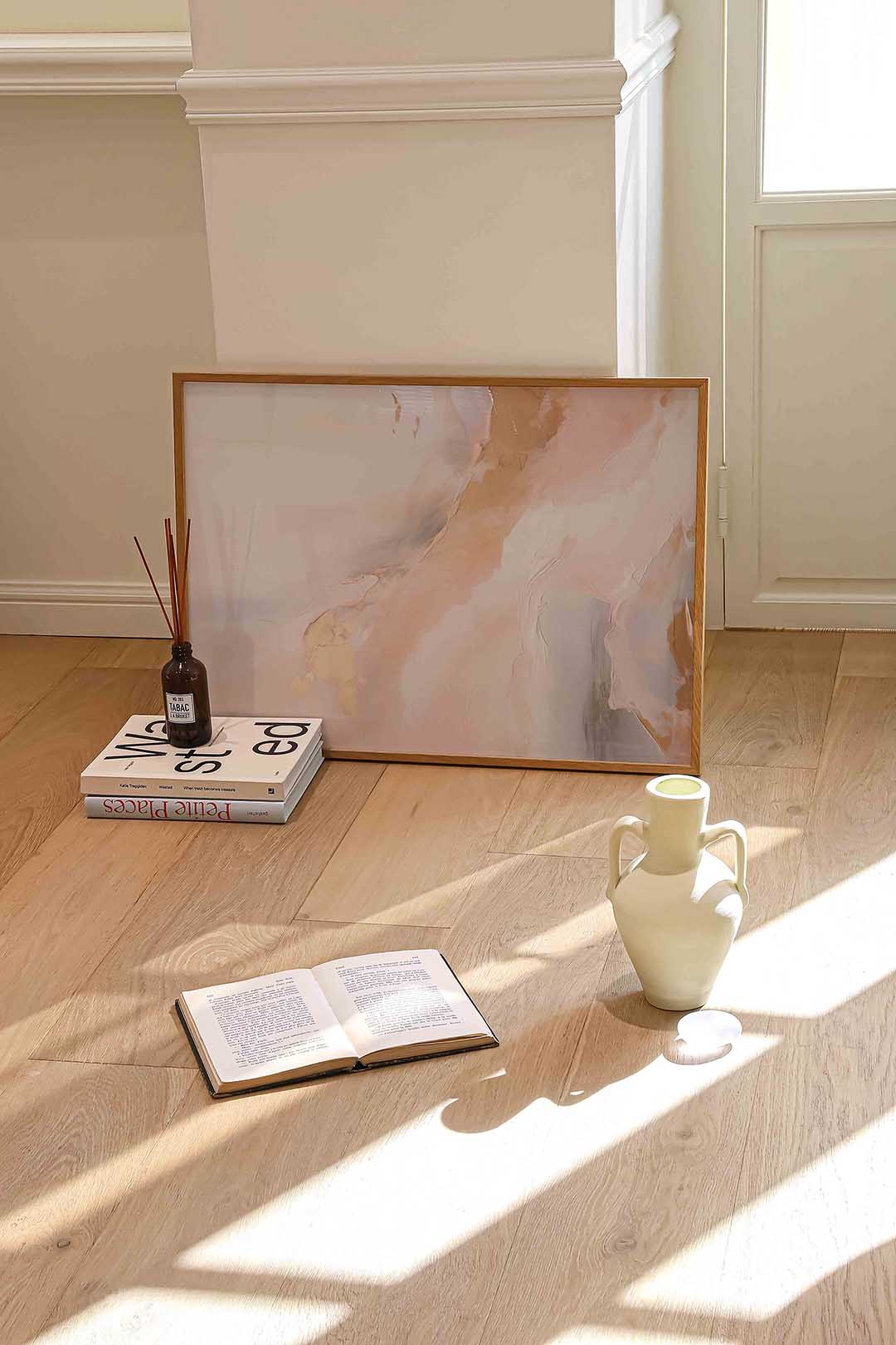 Abstracte beige en roze – liggende abstracte wanddecoratie van WallArtistic