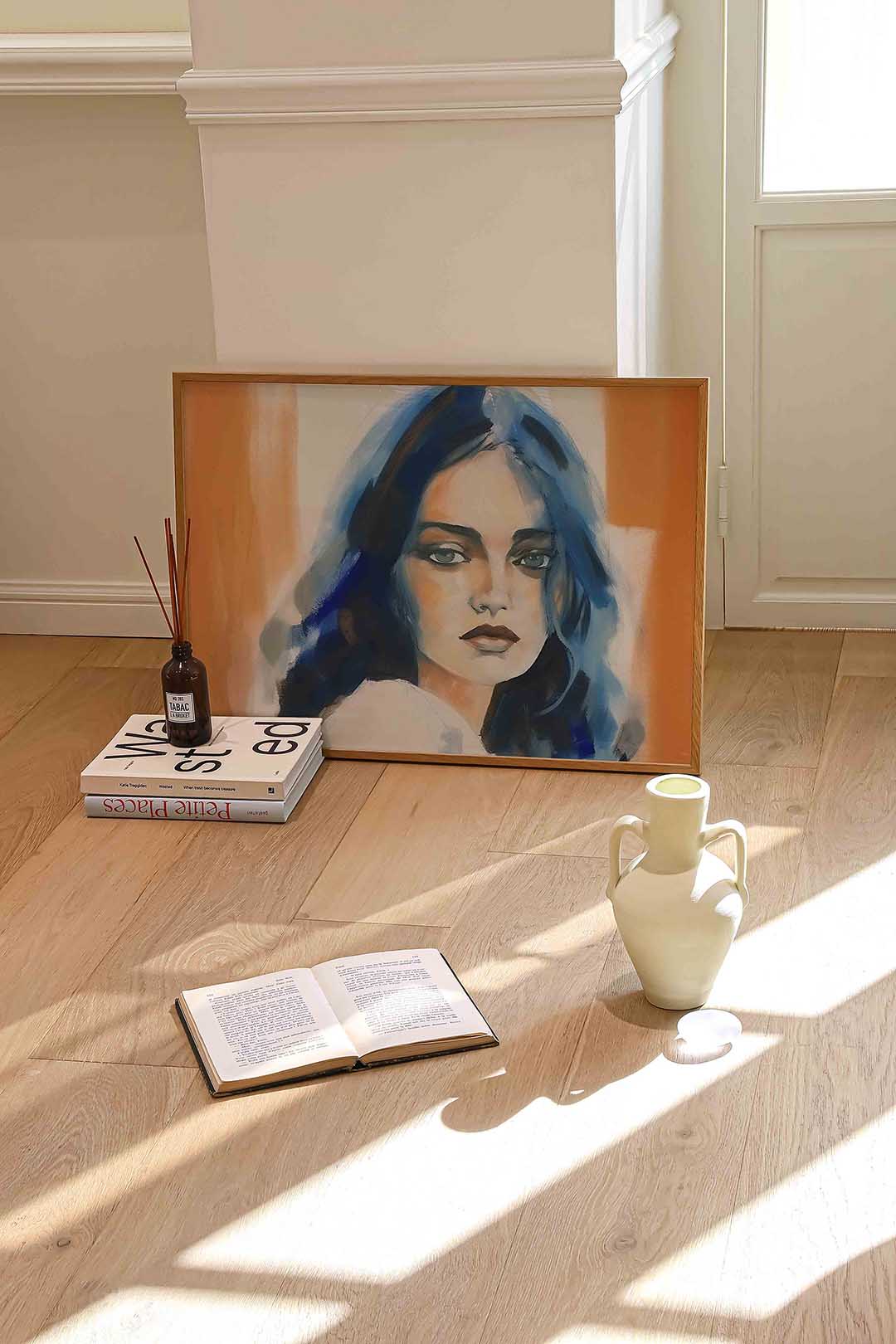 Portret met blauwe accenten – liggende portret wanddecoratie van WallArtistic