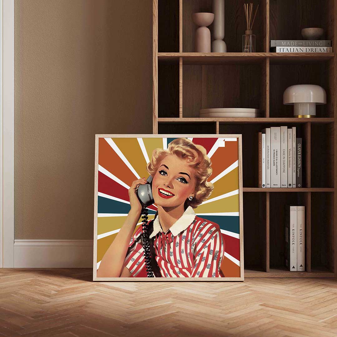Vrouw met telefoon – kleurrijke Pop Art poster in vierkant formaat