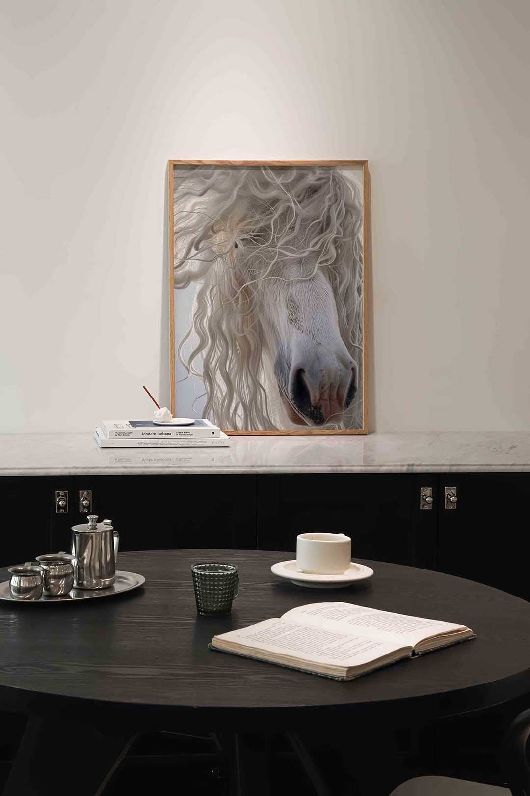 Witte paardenneus – abstracte poster in staand formaat