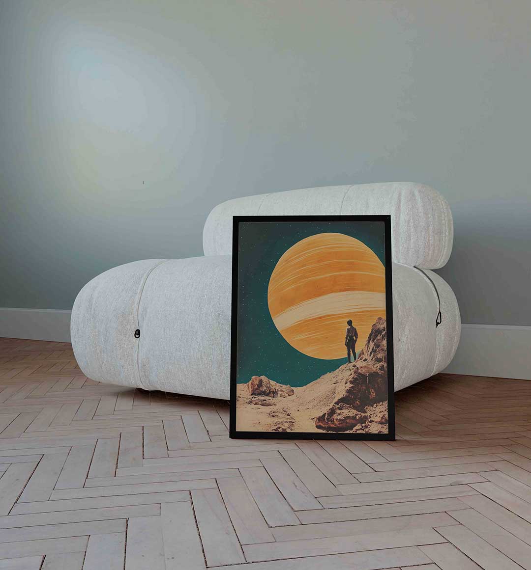 Persoon op planeet – surrealistische wandkunst als portret poster