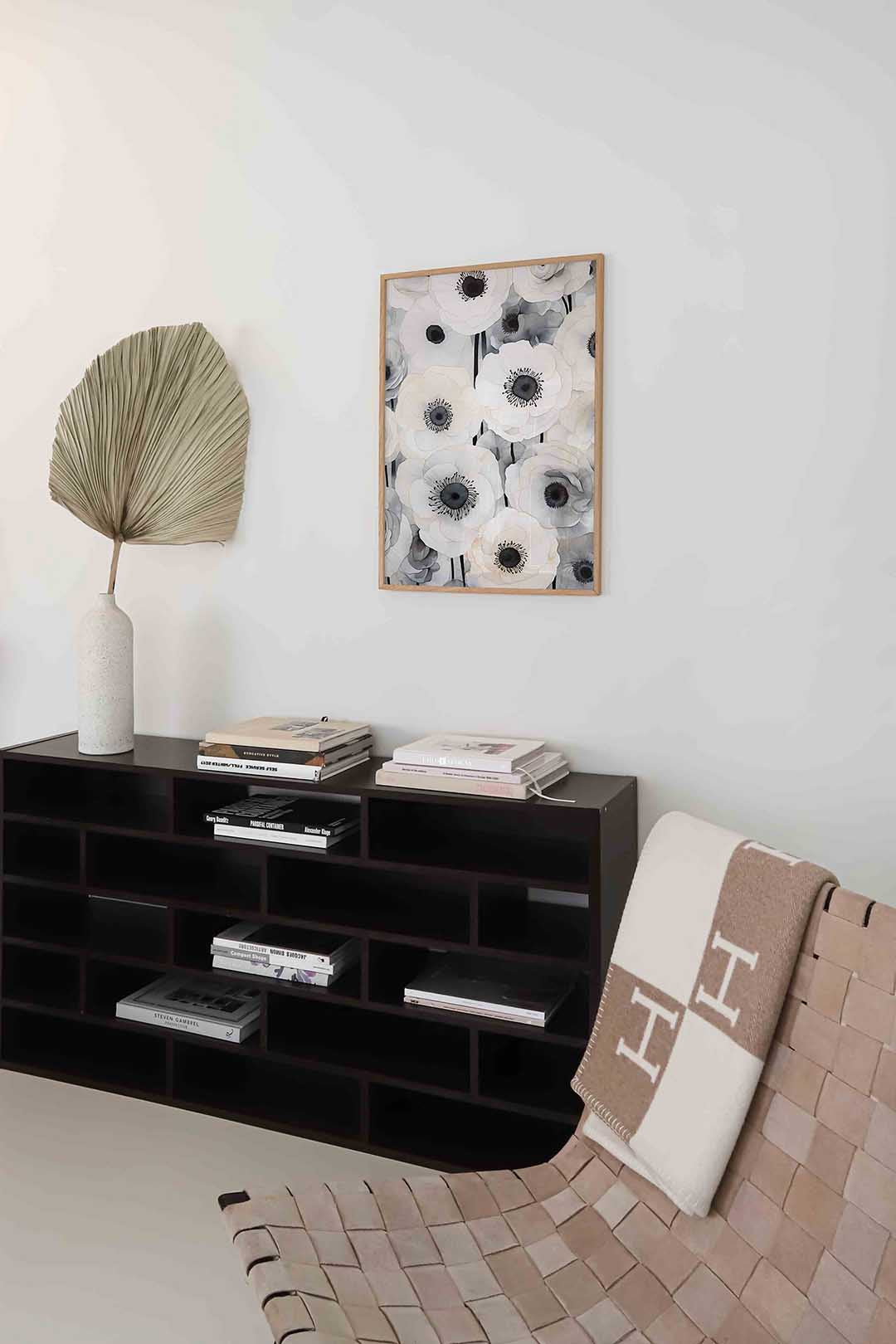 Witte bloemen – staande zachte abstracte wanddecoratie van WallArtistic