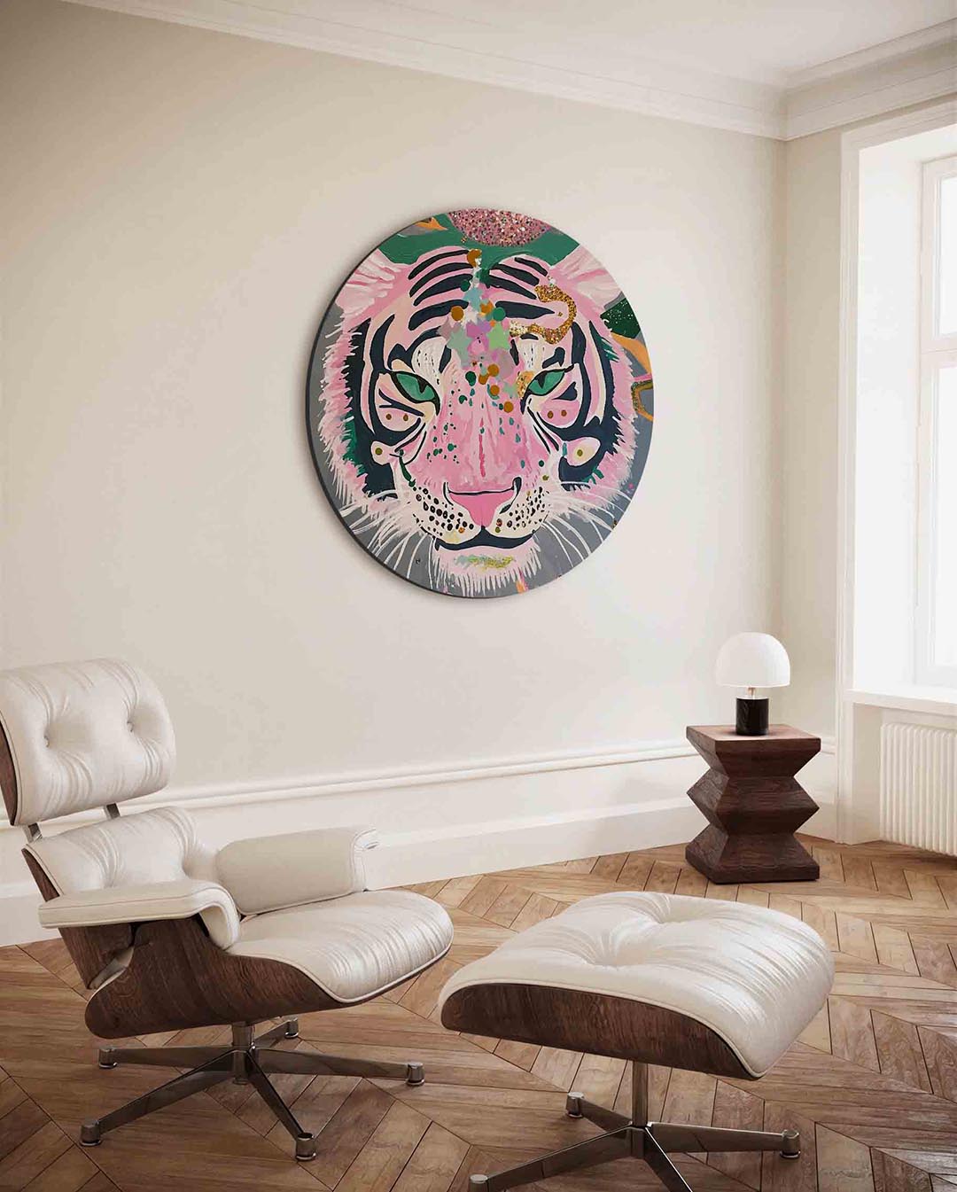 Roze tijger – kleurrijke ronde wanddecoratie van WallArtistic