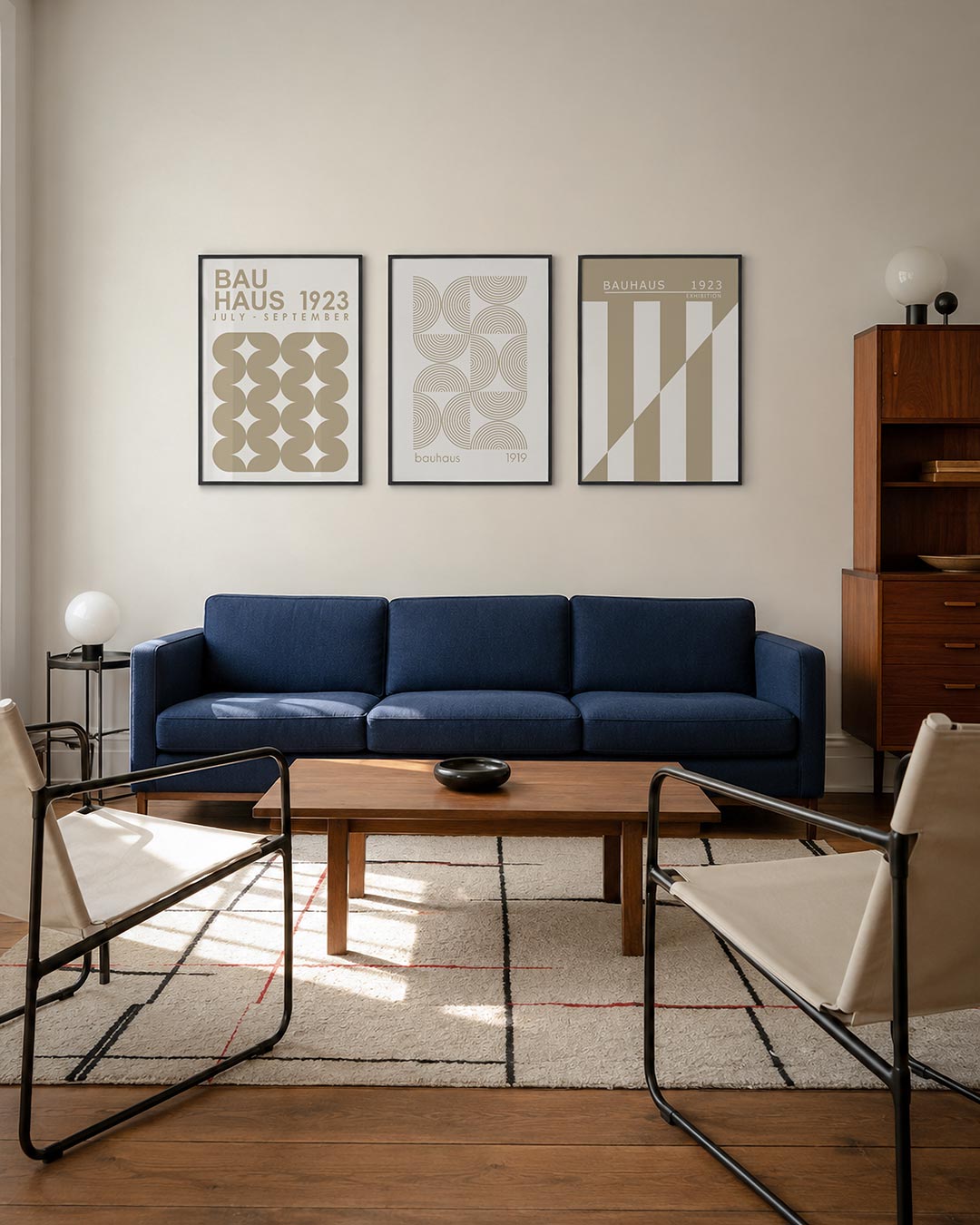 Vorm en ritme driedelige posterset – deze posterset in drie delen toont een speelse herhaling van zandkleurige vormen tegen