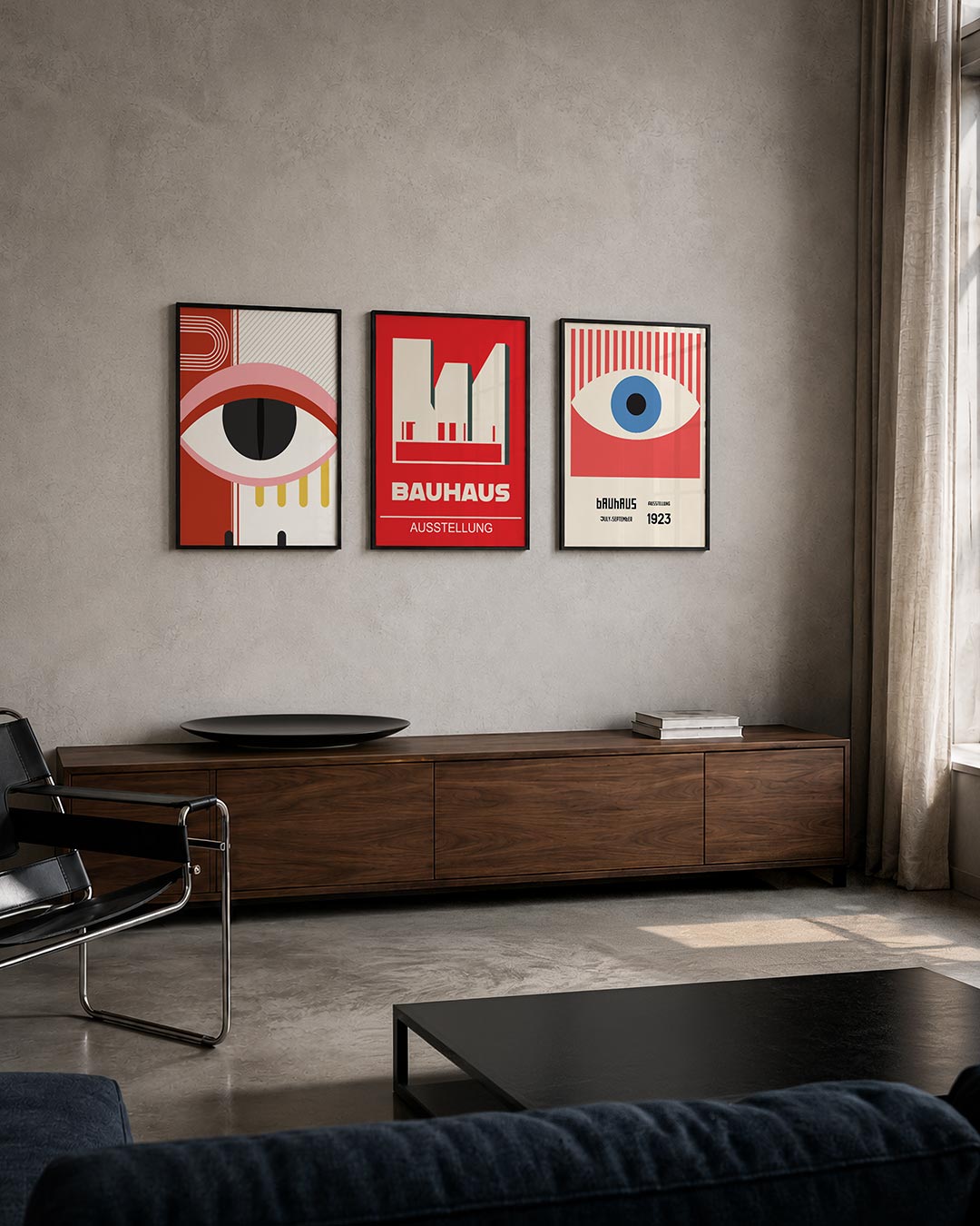Oog en lijnen posterset – tweede productweergave – een groot oog in het midden, omringd door rode en roze bogen. Gele en