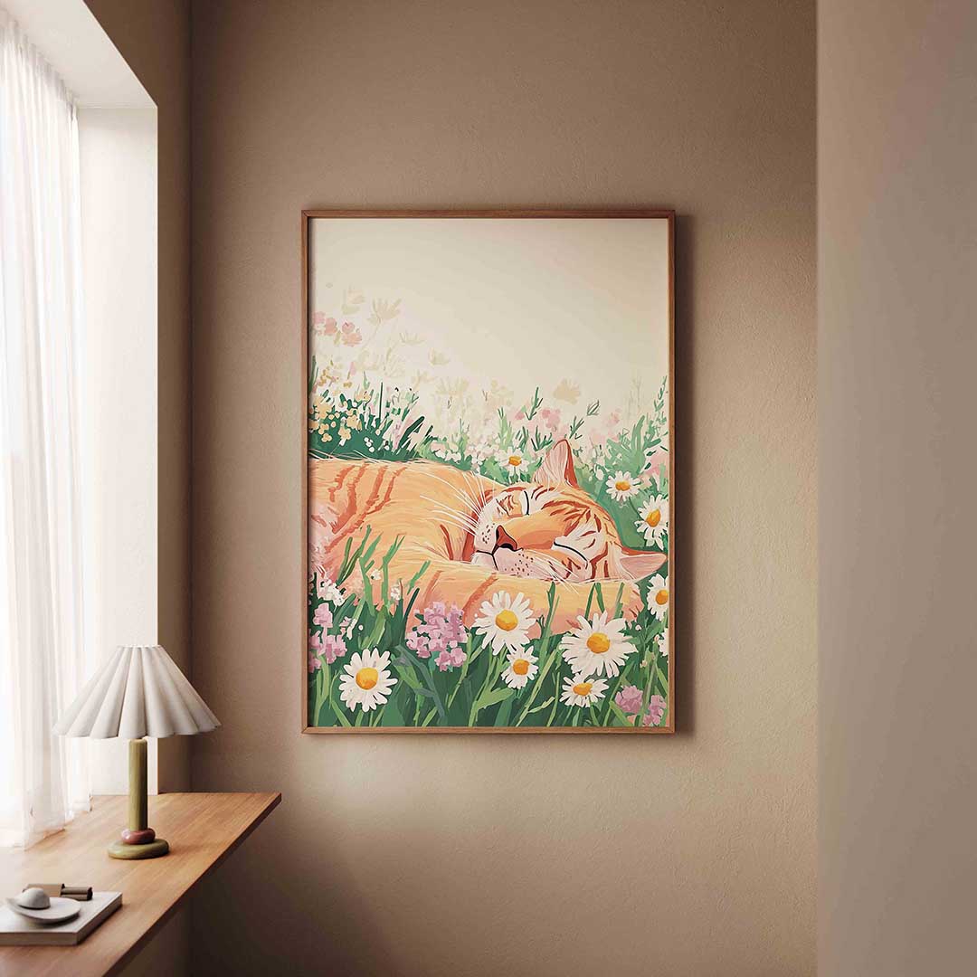 Slapende kat in bloemen – staande dieren wanddecoratie van WallArtistic