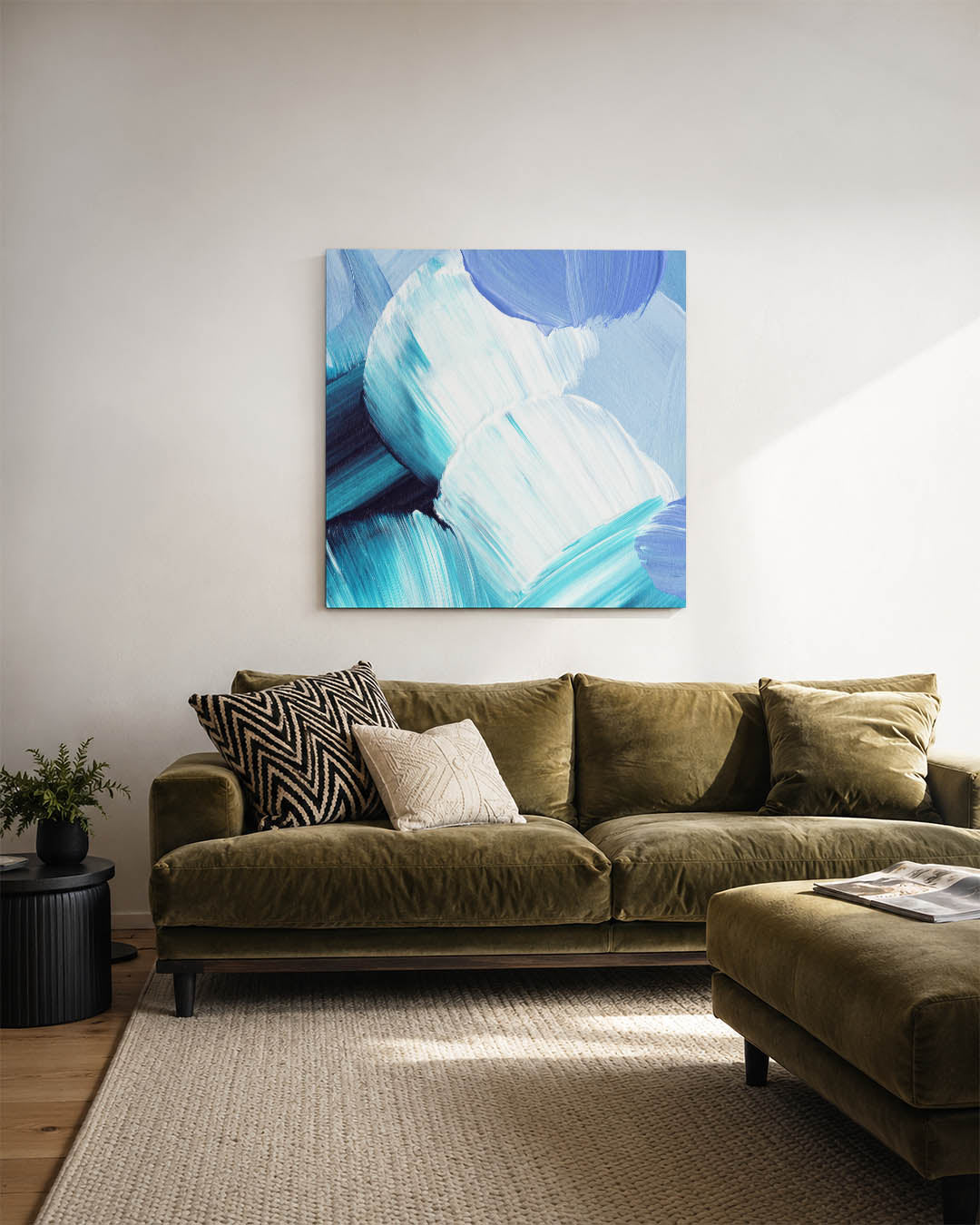 Kleurencompositie kunstwerk – sfeerbeeld – dit werk toont vloeiende penseelstreken in blauw en wit, met subtiele overgangen