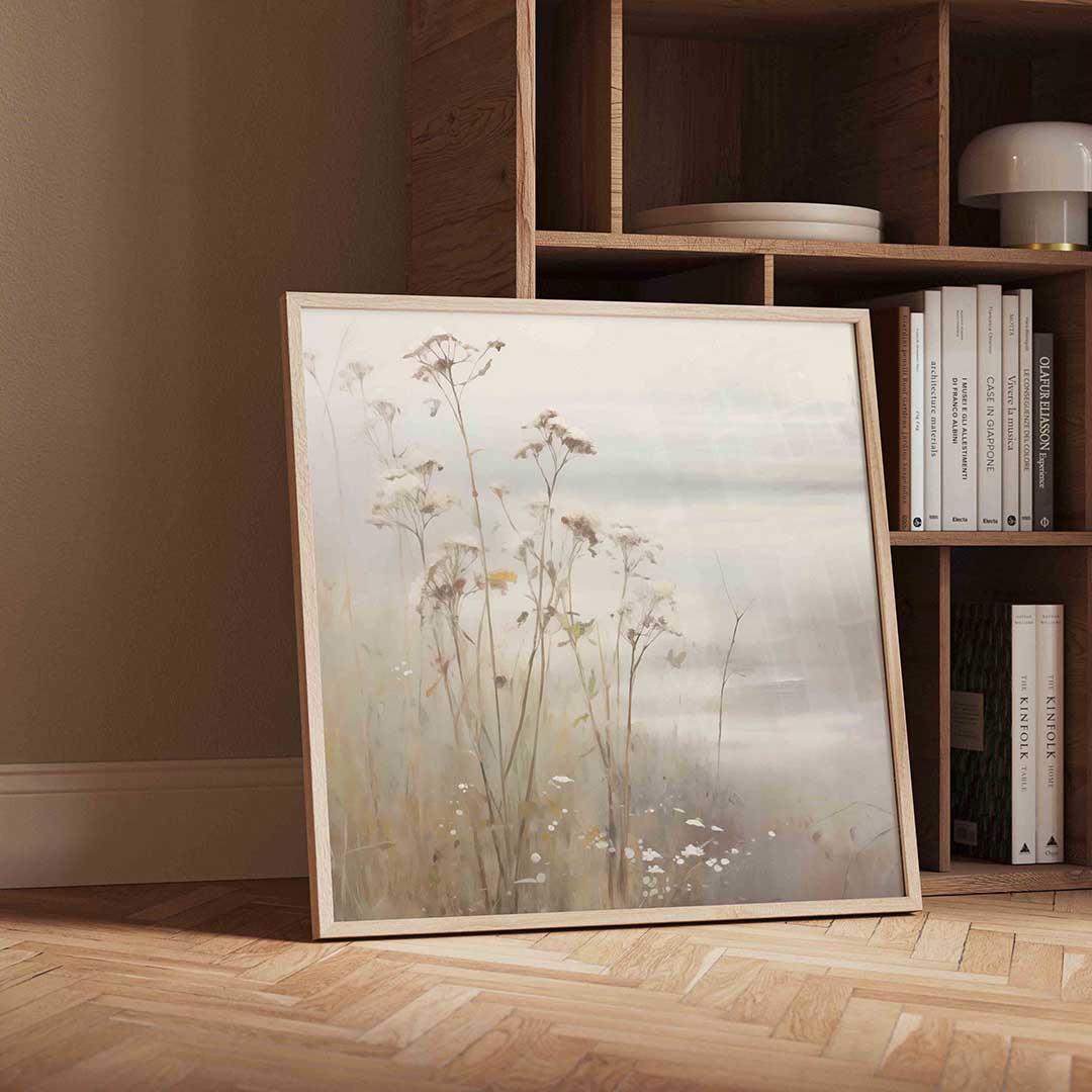 Wilde bloemen in mist – moderne wandkunst met kleur en vormen als poster