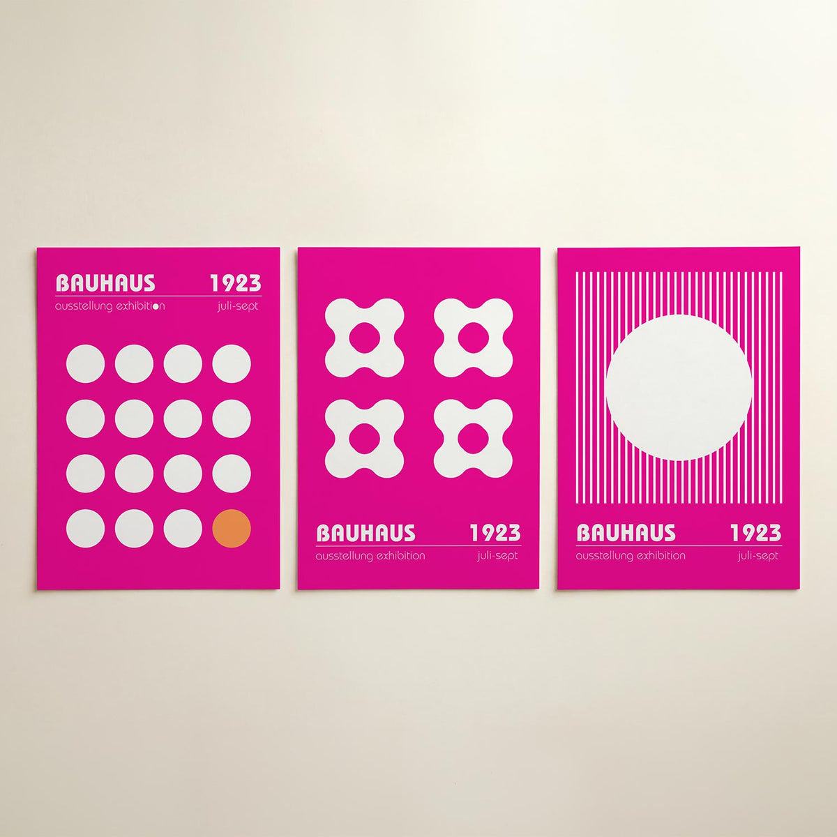 Cirkelpatroon en kleur driedelige posterset in interieur