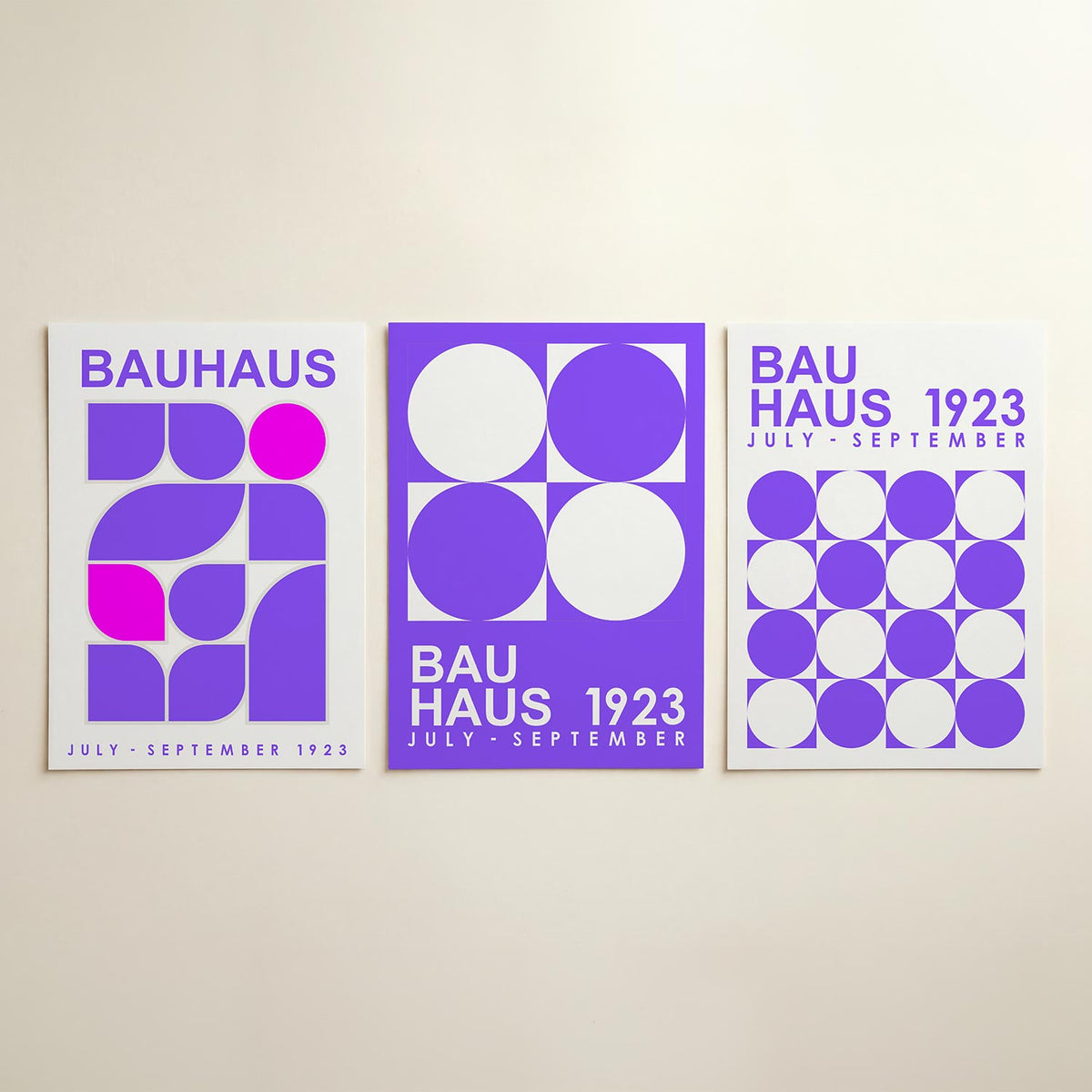 Vorm en kleur posterset – detailweergave – deze posterset in drie delen speelt met paarse en roze