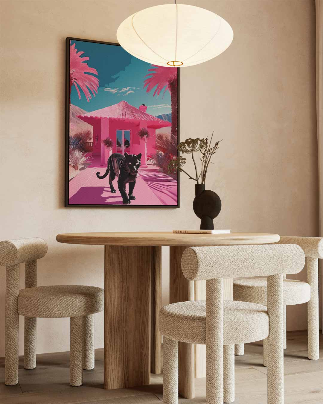 Panther in een Roze Paradijs – kunstwerk met zwarte baklijst