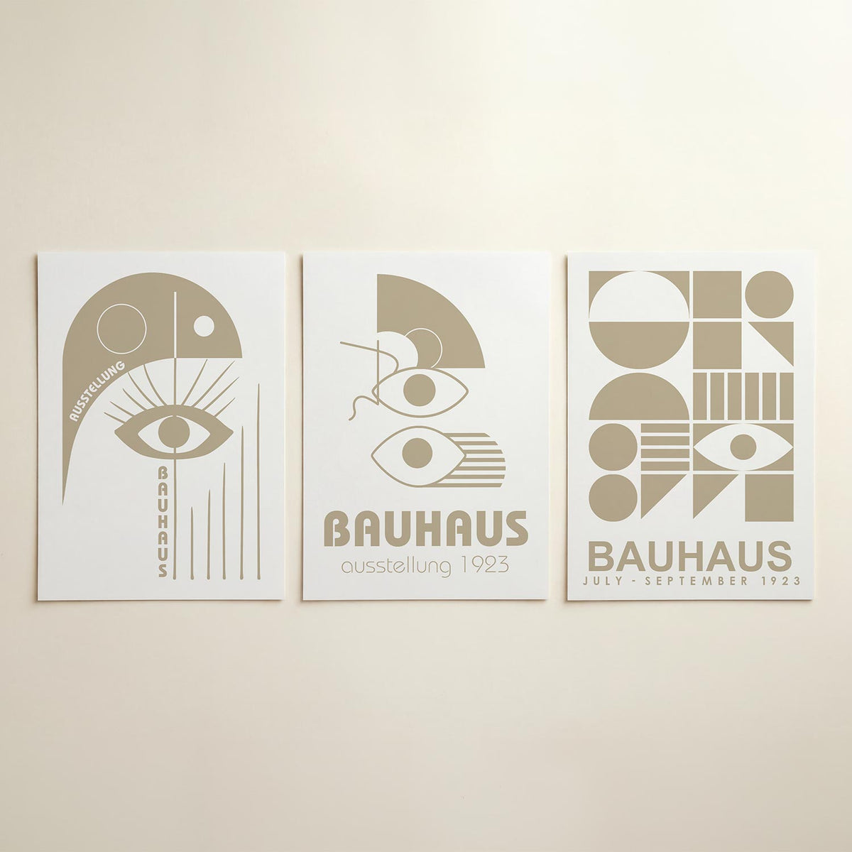 Oog en lijnen posterset – detailweergave – deze posterset in drie delen toont een groot oog centraal, omringd door strakke