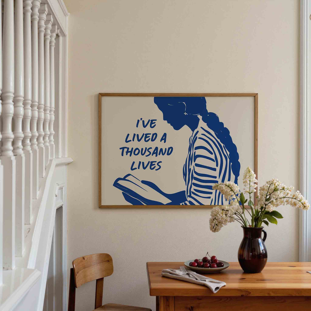 Lezende vrouw – liggende illustratie poster als wanddecoratie
