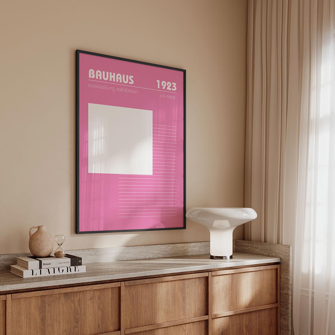 Roze lijnenspel – geometrische Bauhaus poster in staand formaat