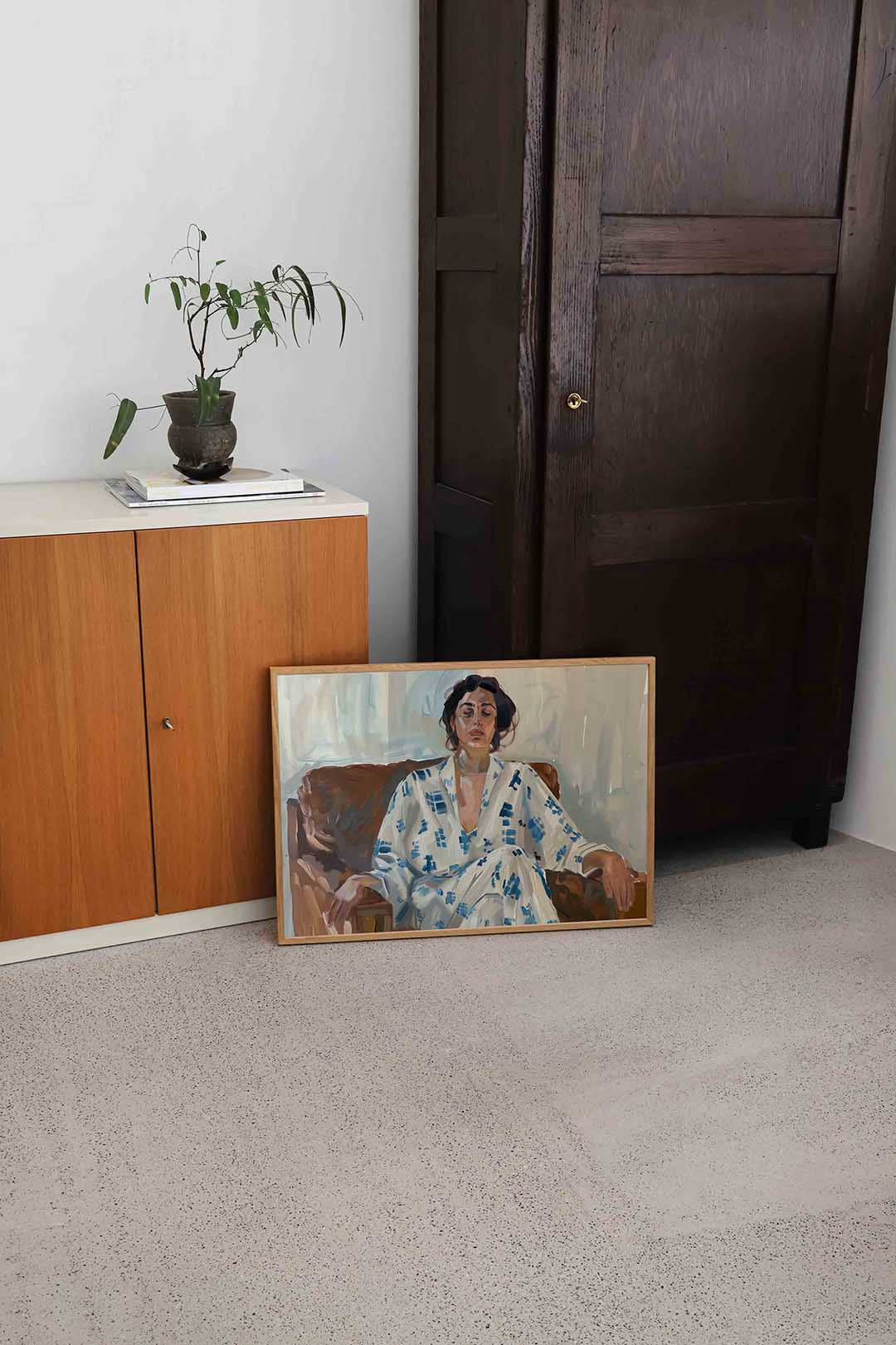 Vrouw in stoel – hedendaagse illustratie als liggende poster