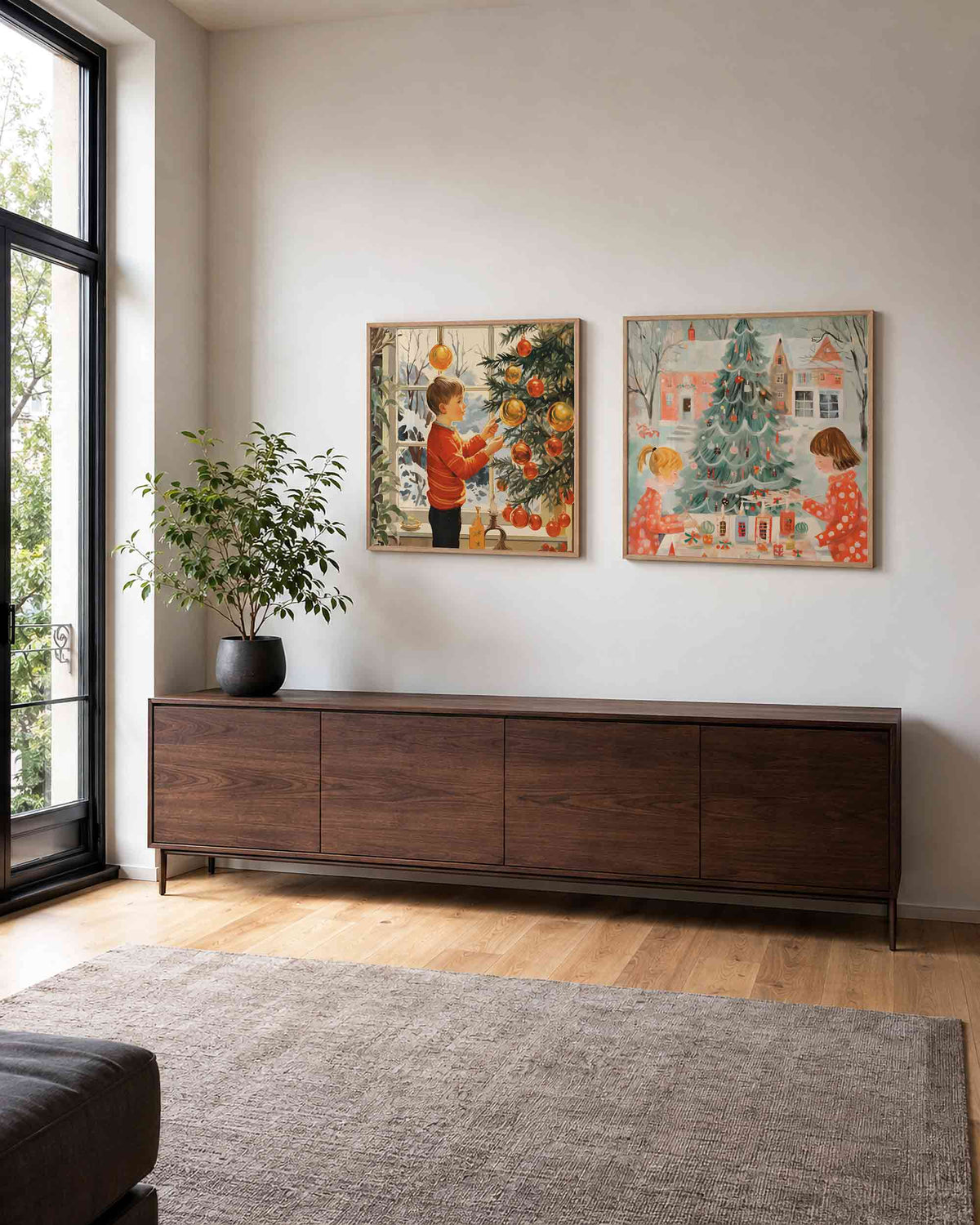 Interieurpresentatie van een tweedelige vierkante posterset met kerstboom en kinderen