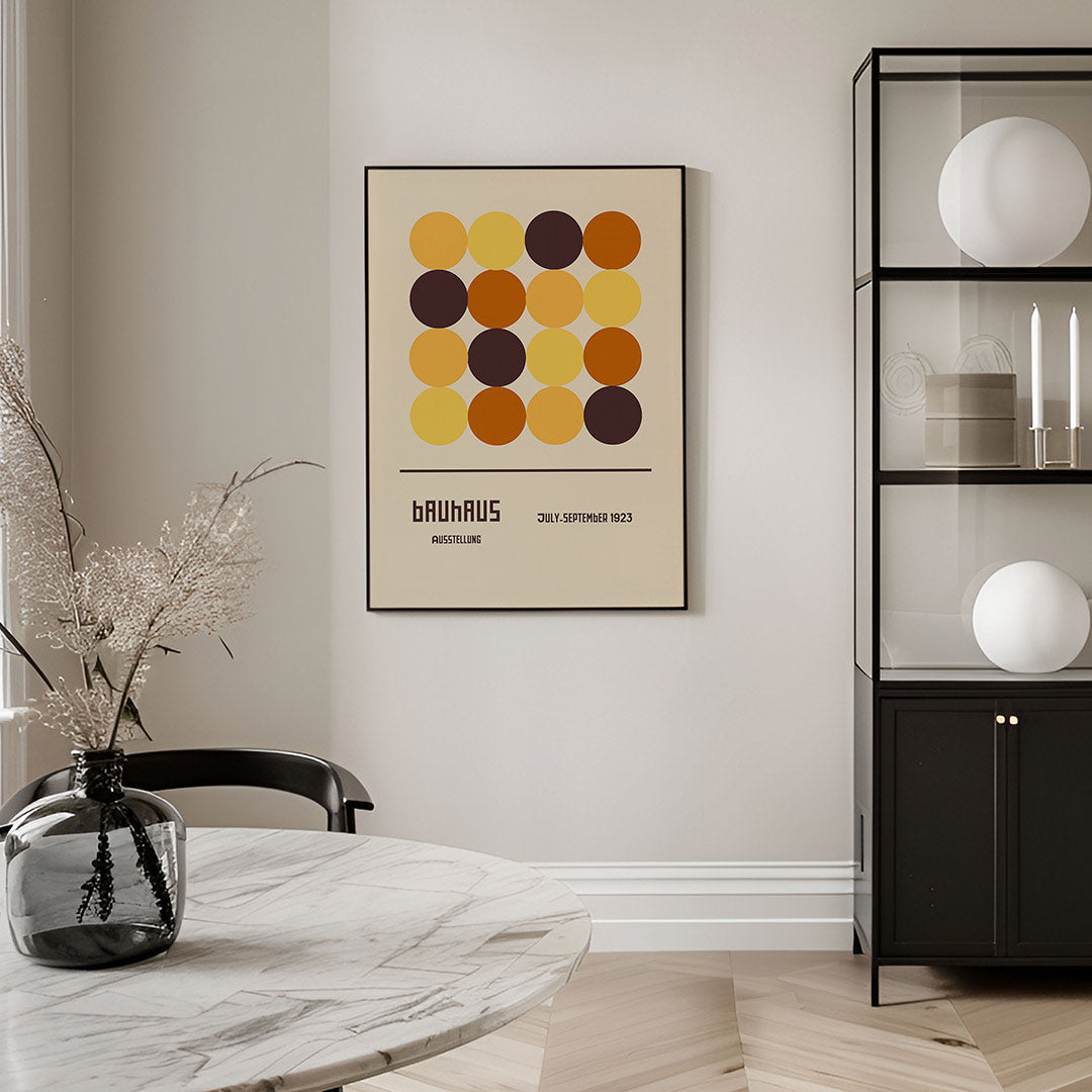 Cirkelpatroon en tekst – geometrische Bauhaus poster in staand formaat