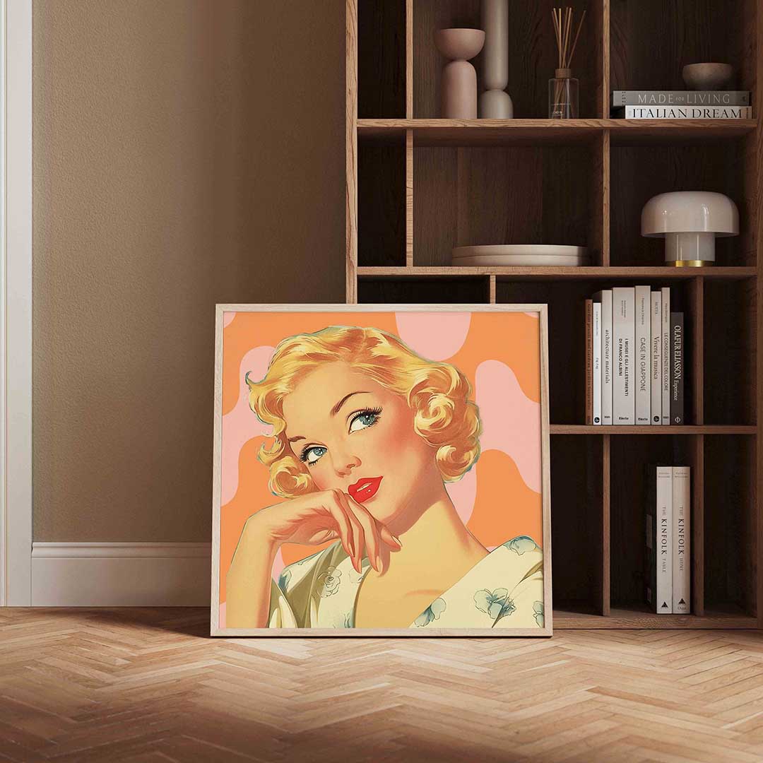 Blonde vrouw met golvend haar – kleurrijke Pop Art poster in vierkant formaat