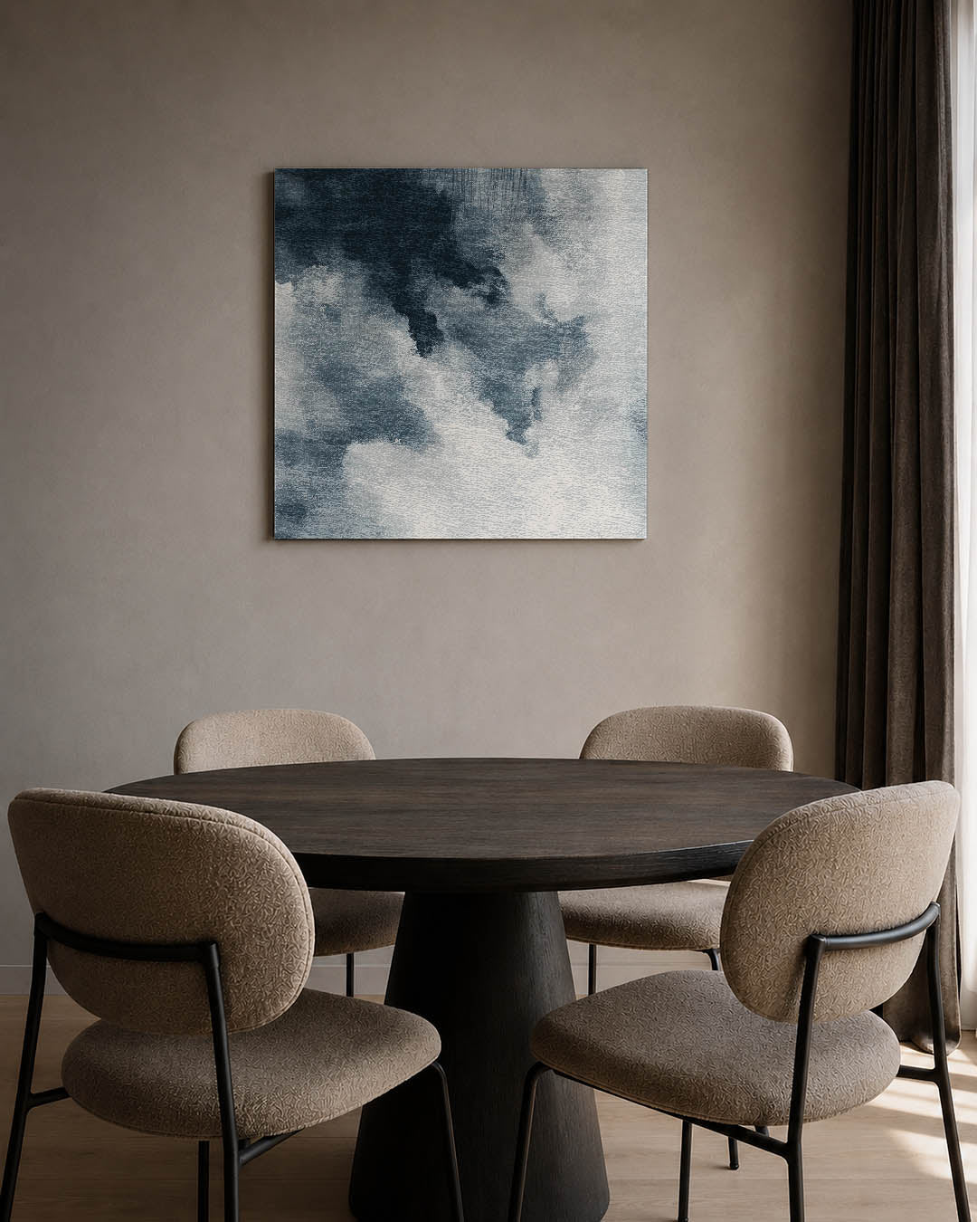 Dromerige wolken kunstwerk – tweede productweergave – dit werk toont een spel van donkere en lichte tinten, met vloeiende