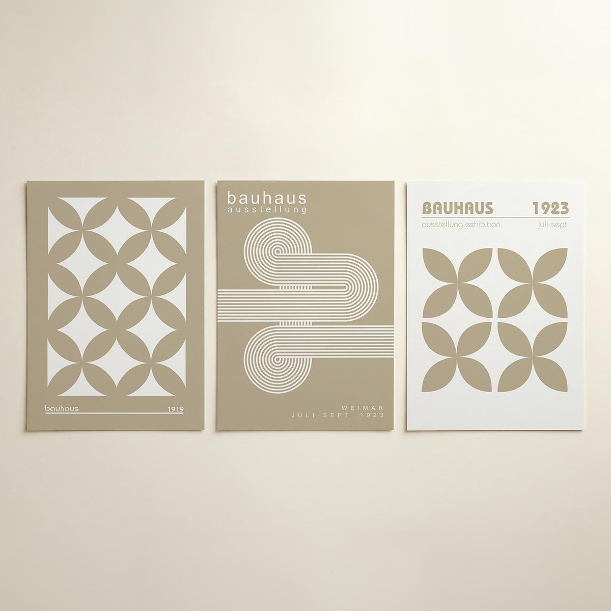 Vormritme en kleur posterset – detailweergave – deze posterset in drie delen toont een herhaling van overlappende