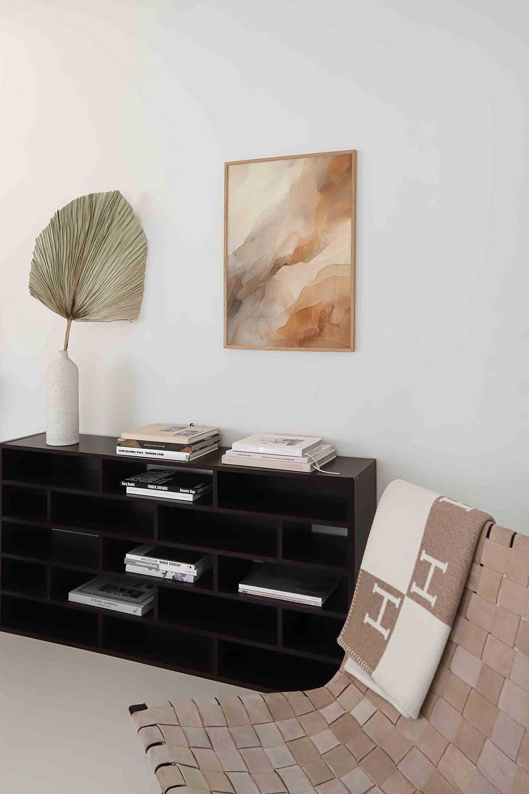 Abstracte beige en bruine vormen – staande zachte abstracte wanddecoratie van WallArtistic