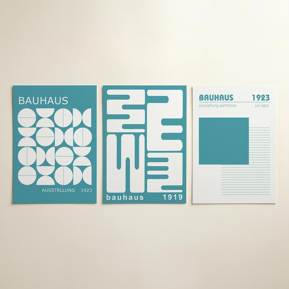 Vormen en vlakken posterset – detailweergave – deze posterset in drie delen toont een speelse ordening van witte geometrische