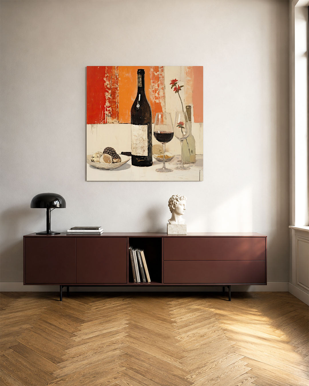 Wijn en bloemen kunstwerk – tweede productweergave – dit kunstwerk toont een fles wijn en glazen op een tafel, omlijst door
