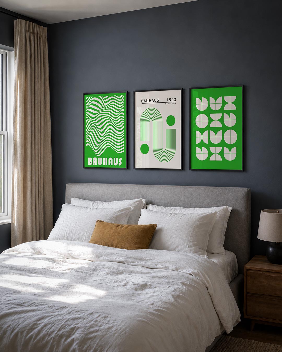 Golvend lijnenspel posterset – detailweergave – deze posterset in drie delen toont vloeiende, golvende lijnen in groen en
